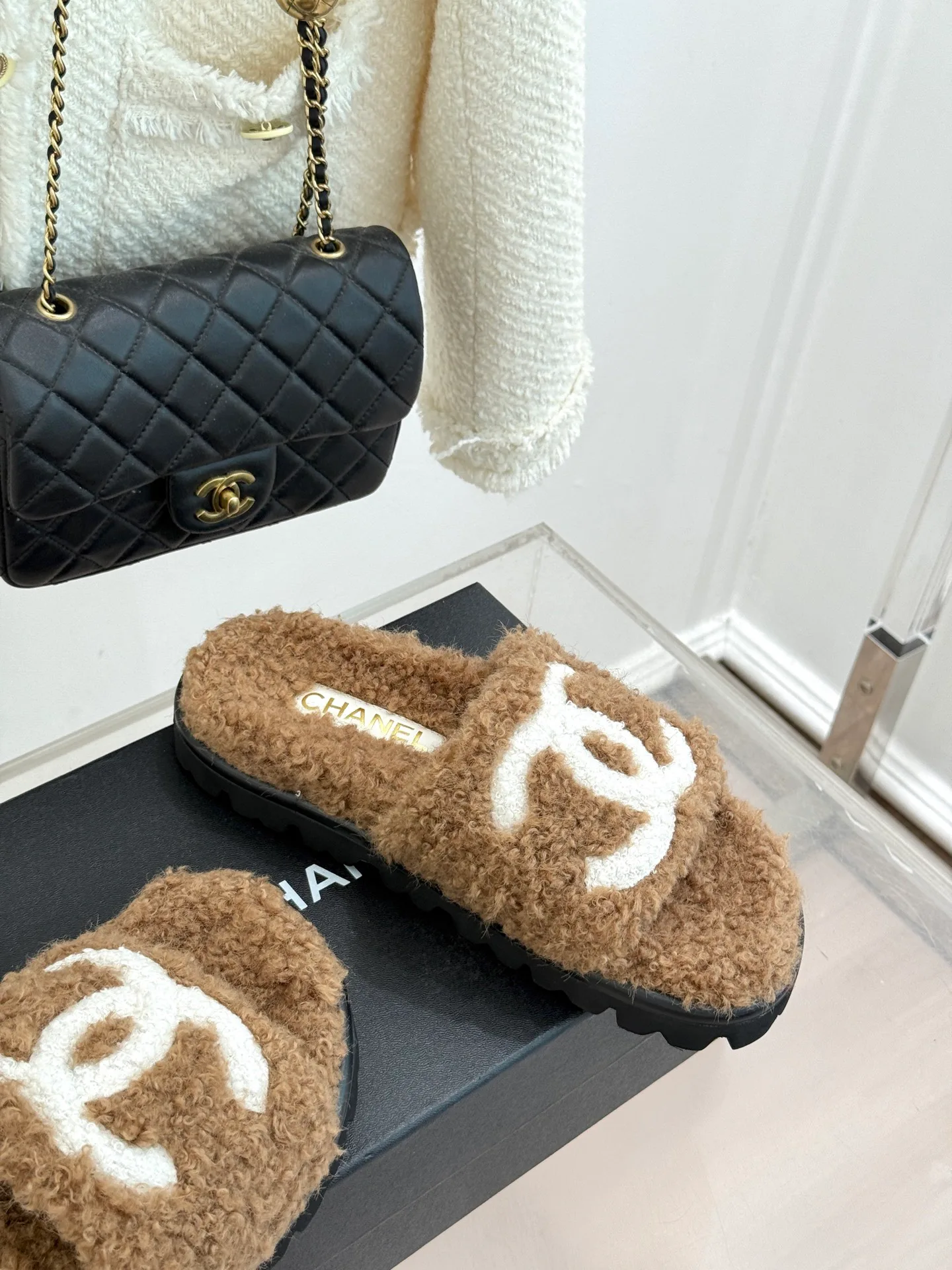 Тапочки Женские Chanel 18737773