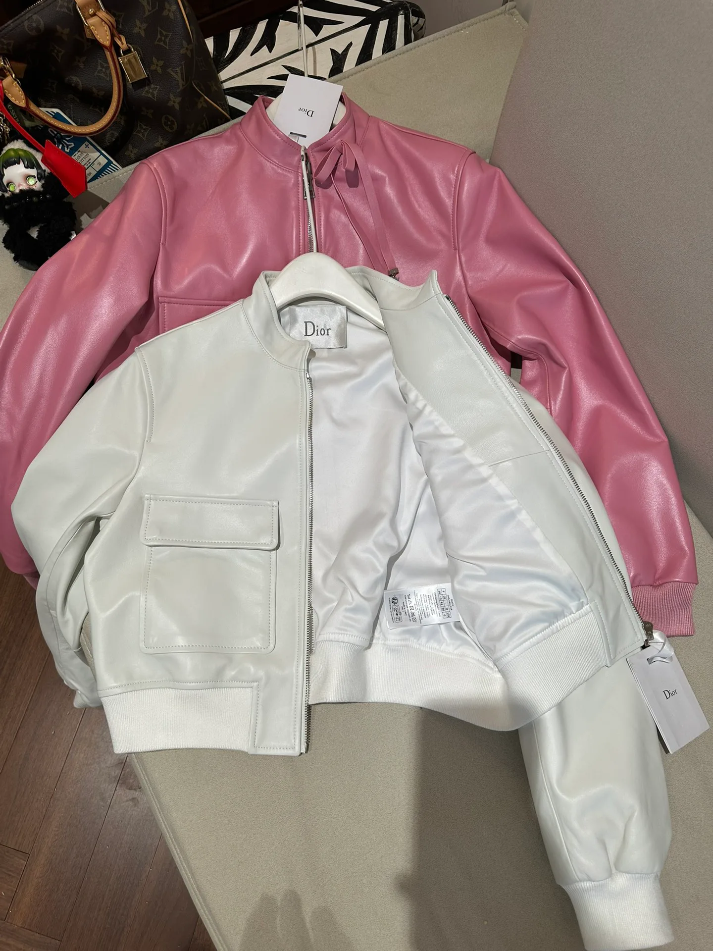 Кожаные Куртки И Дублёнки Женские Christian Dior 11679777