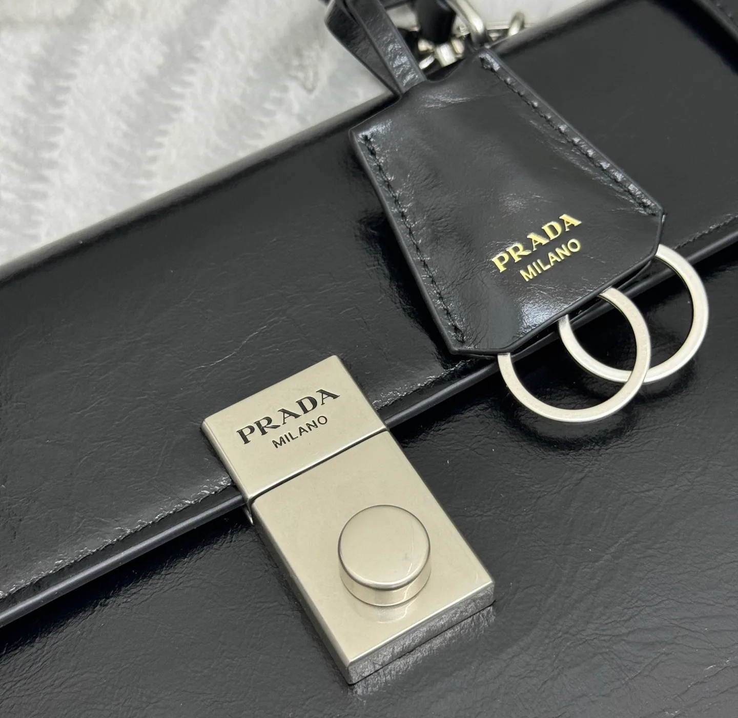 Классические Сумки Женские Prada 11462462