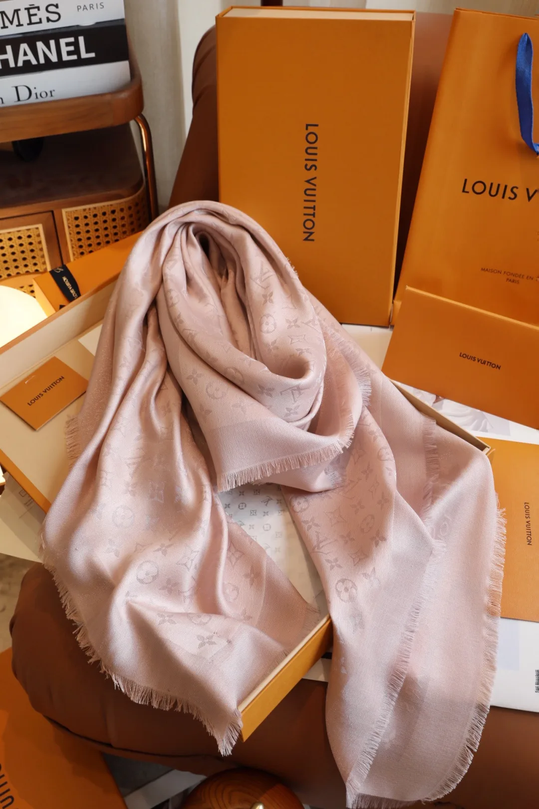 Шарфы Louis Vuitton 370687