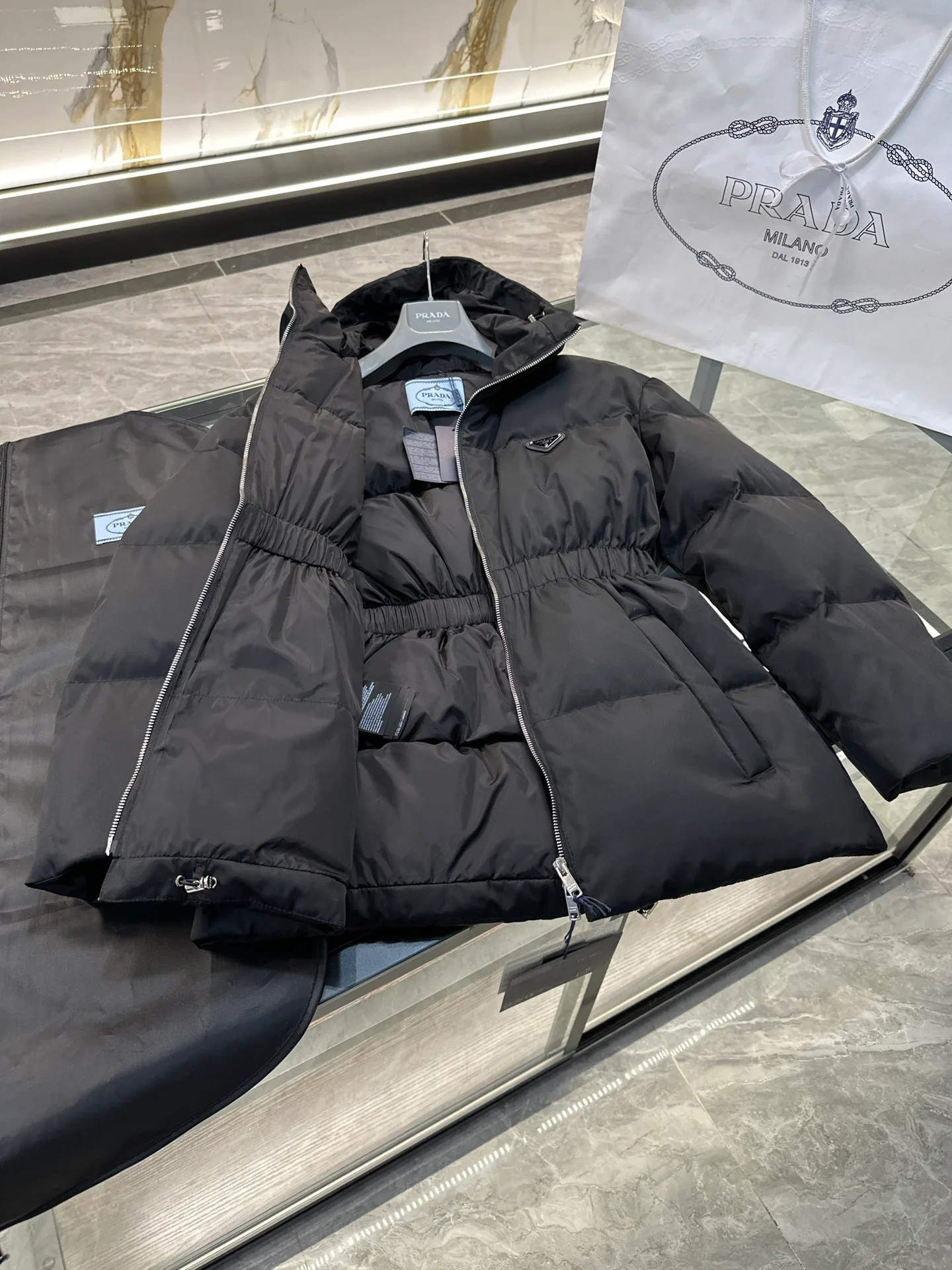 Куртки И Пуховики Женские Prada 17964590