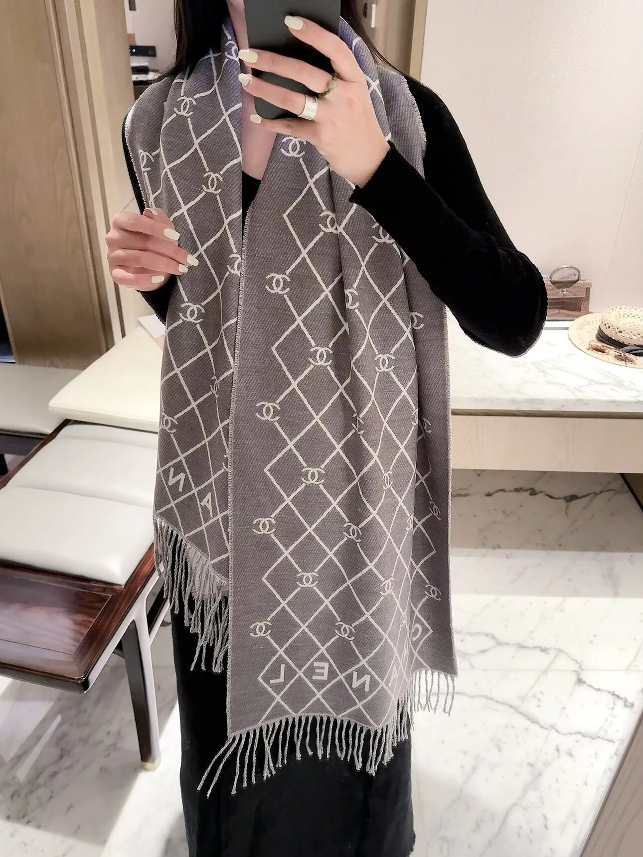 Шарфы Chanel 18377547