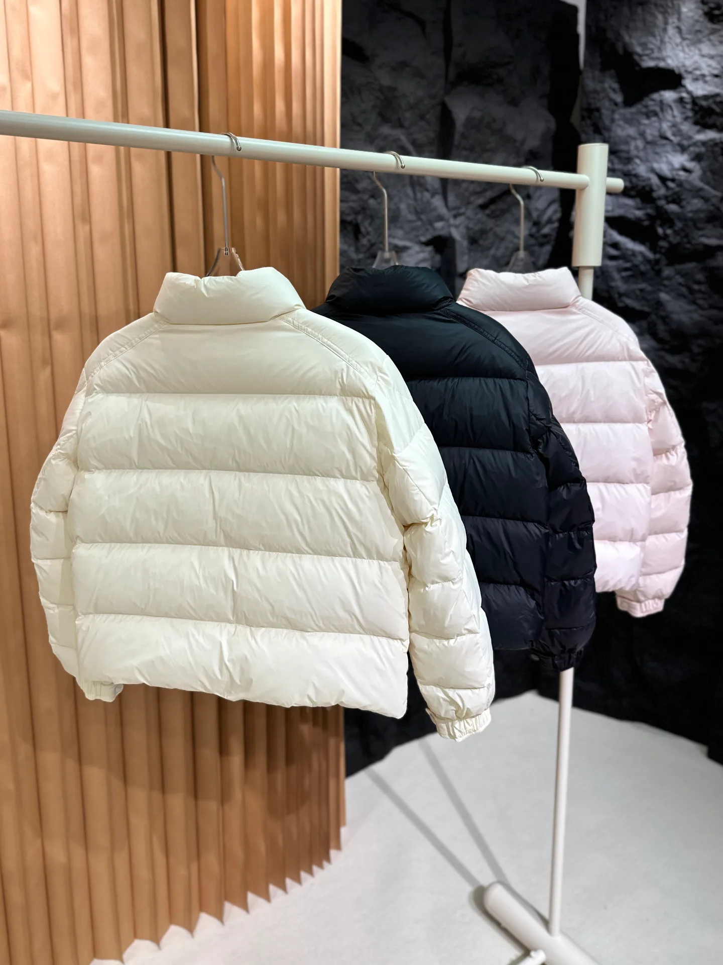Куртки И Пуховики Женские Moncler 18779829