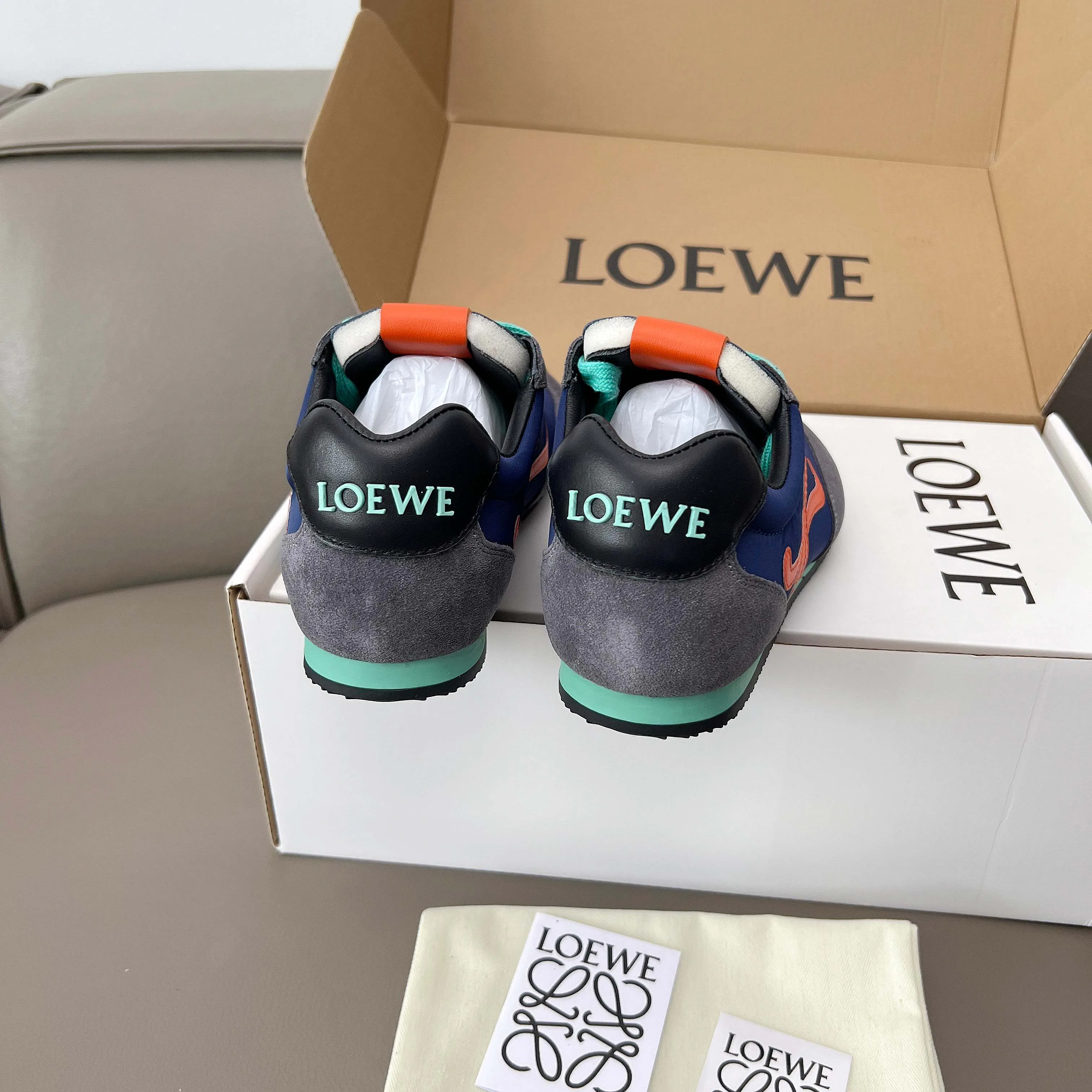 Кроссовки Женские Loewe 18011177