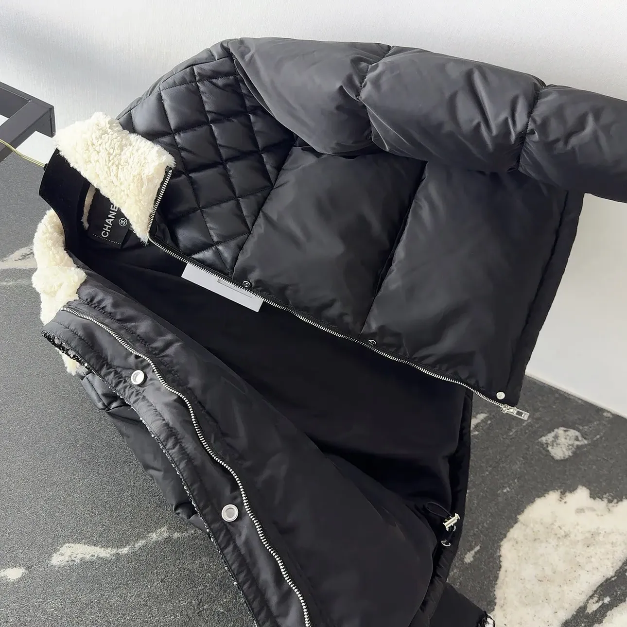 Куртки И Пуховики Женские Chanel 82021