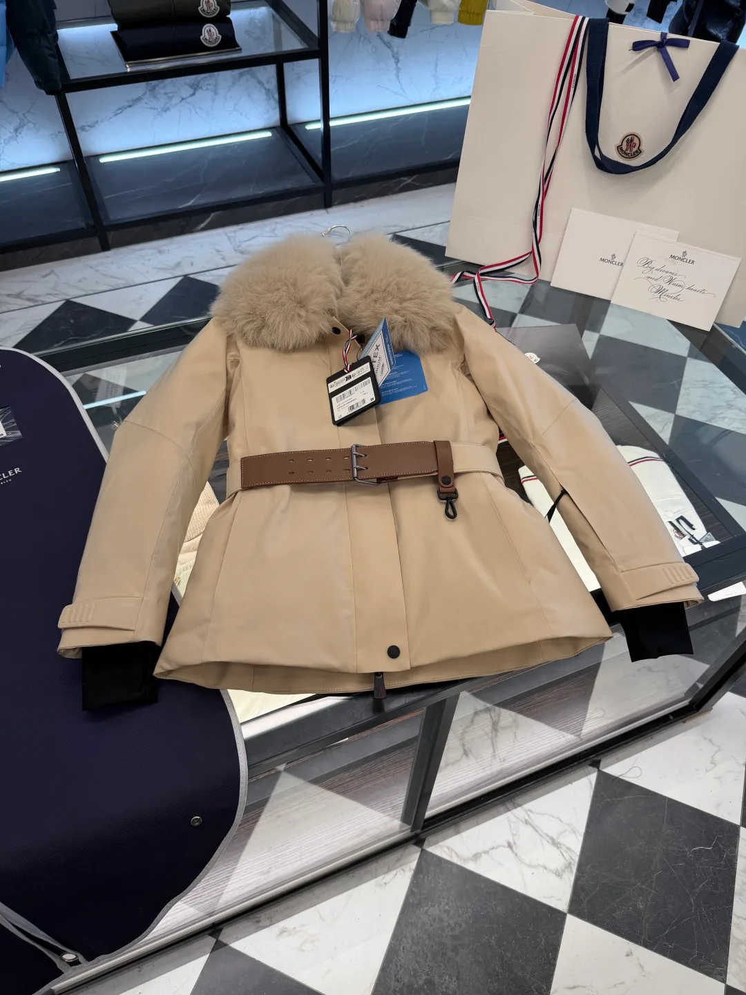 Куртки И Пуховики Женские Moncler 19336116