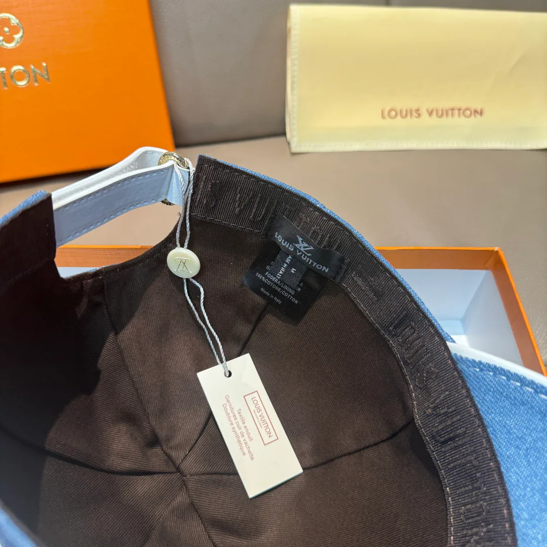 Головные Уборы Louis Vuitton 11529589