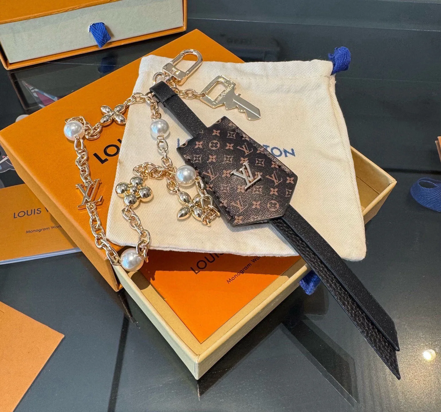 Ключницы Louis Vuitton 18013295