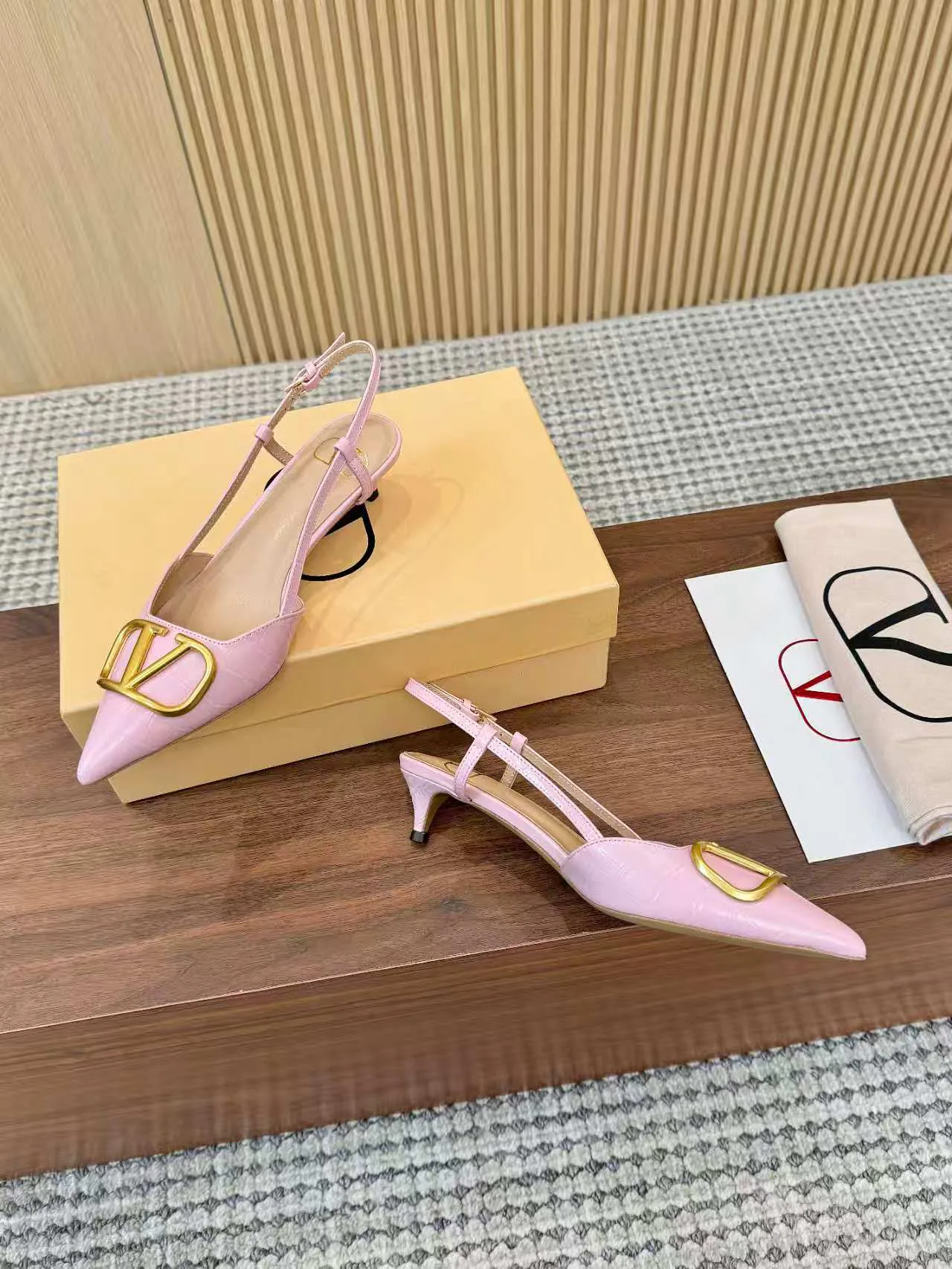 Босоножки Женские Valentino 12156374