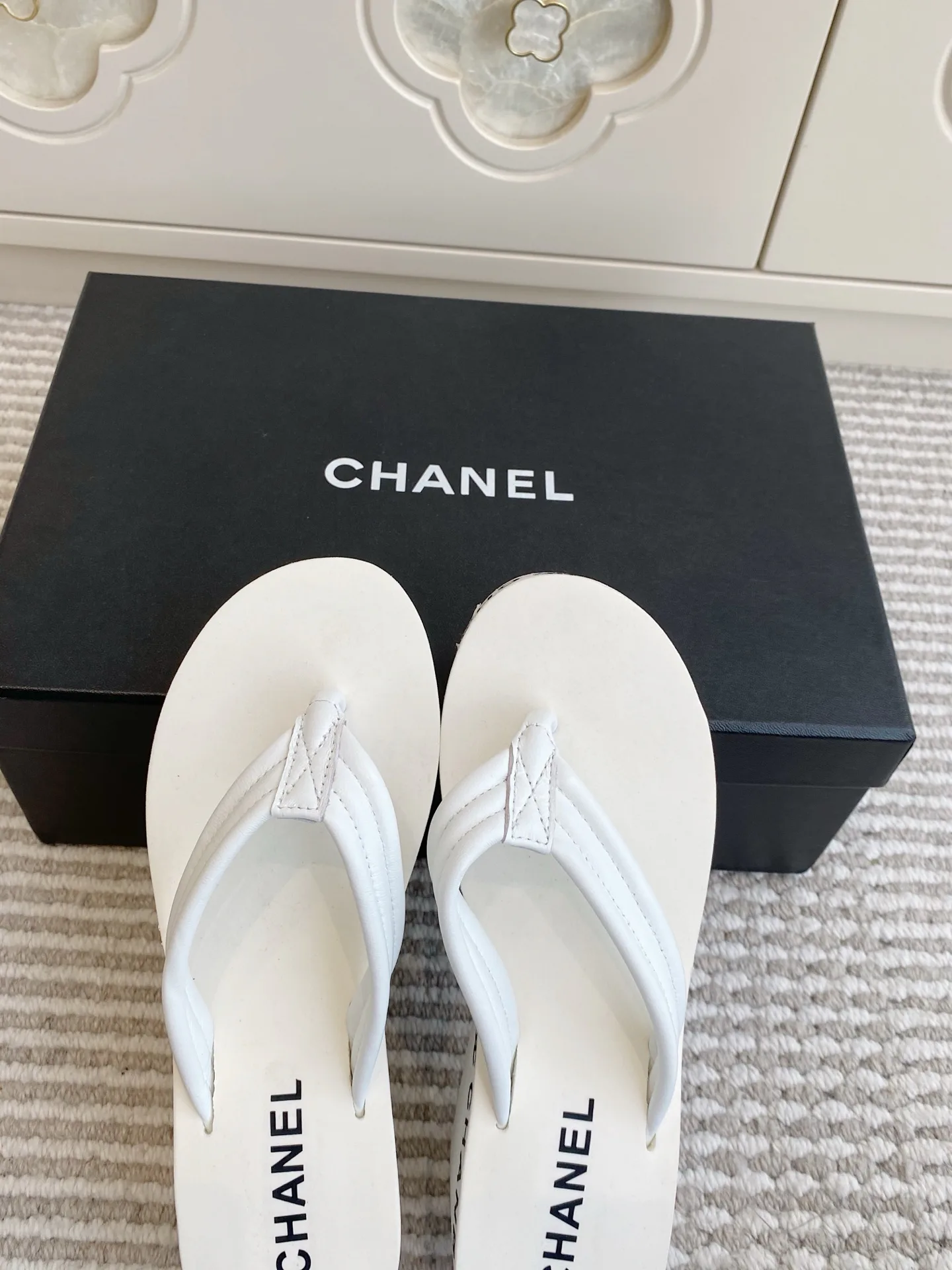 Шлепанцы Женские Chanel 11909765