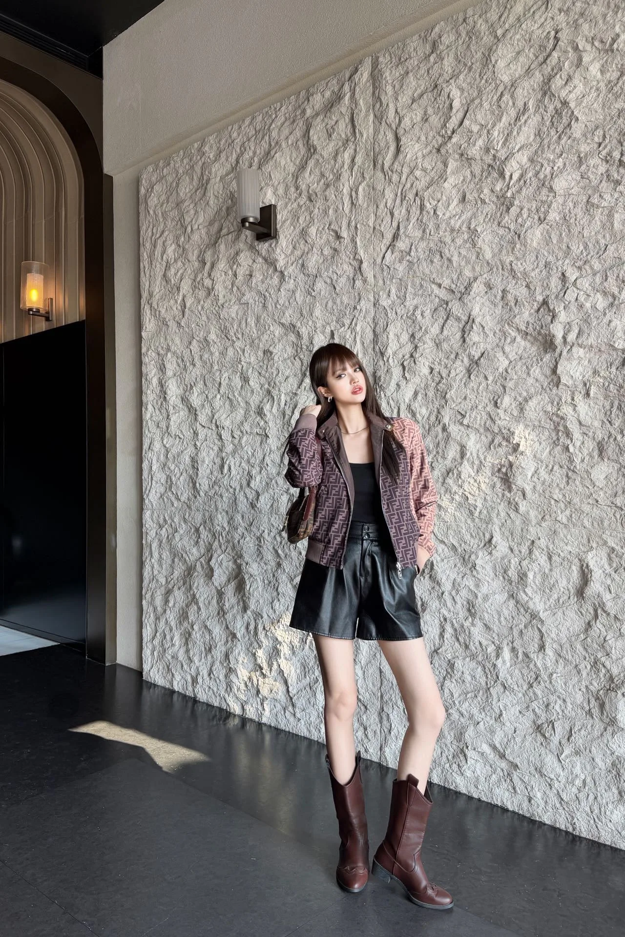 Куртки И Пуховики Женские Fendi 18348247