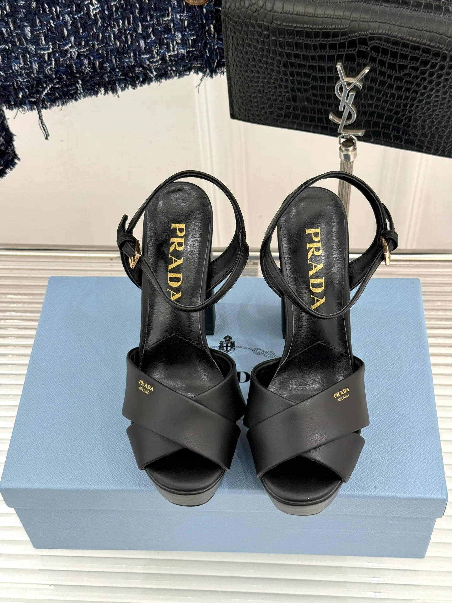 Босоножки Женские Prada 18613342