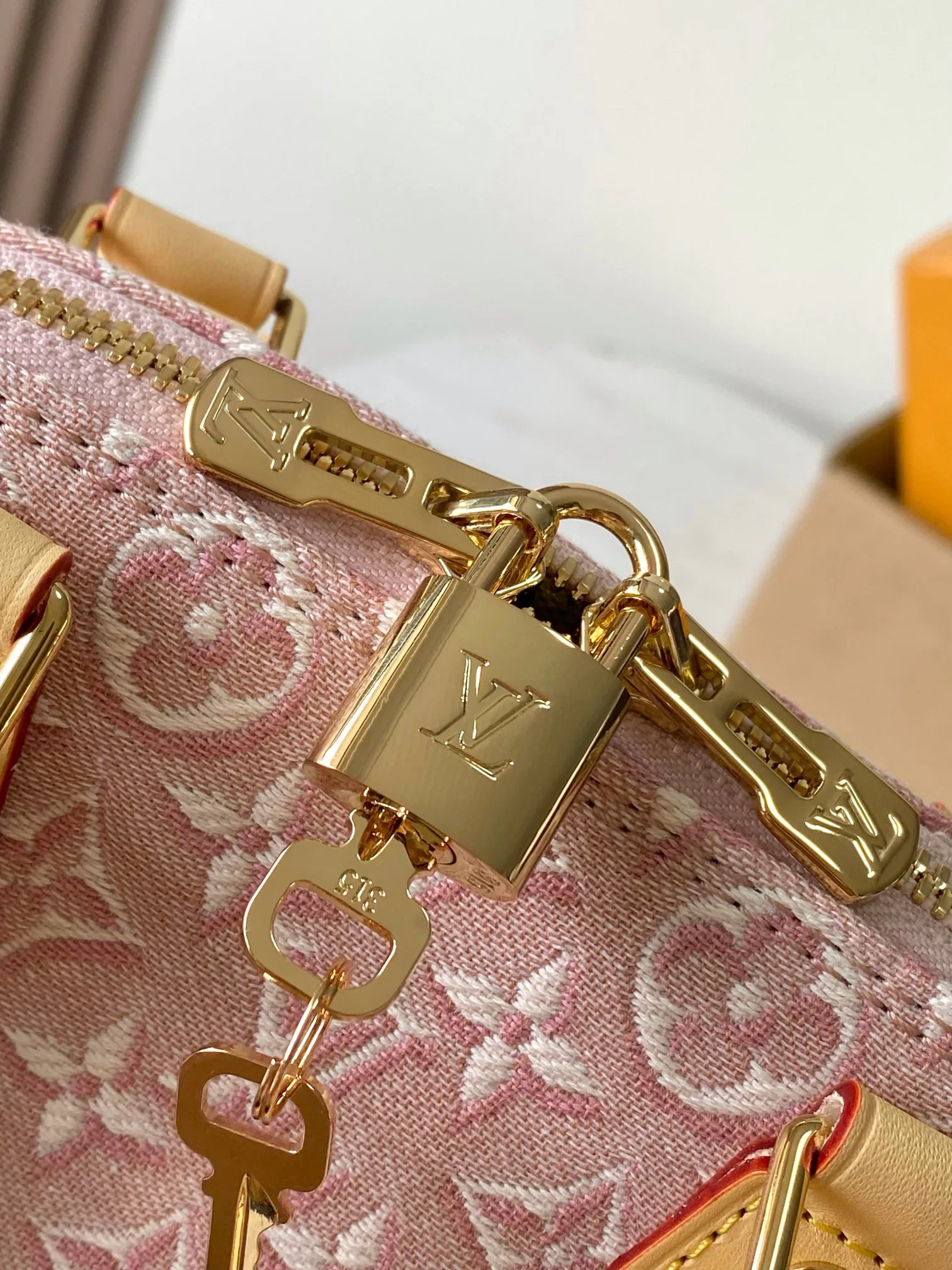 Классические Сумки Женские Louis Vuitton 17385920