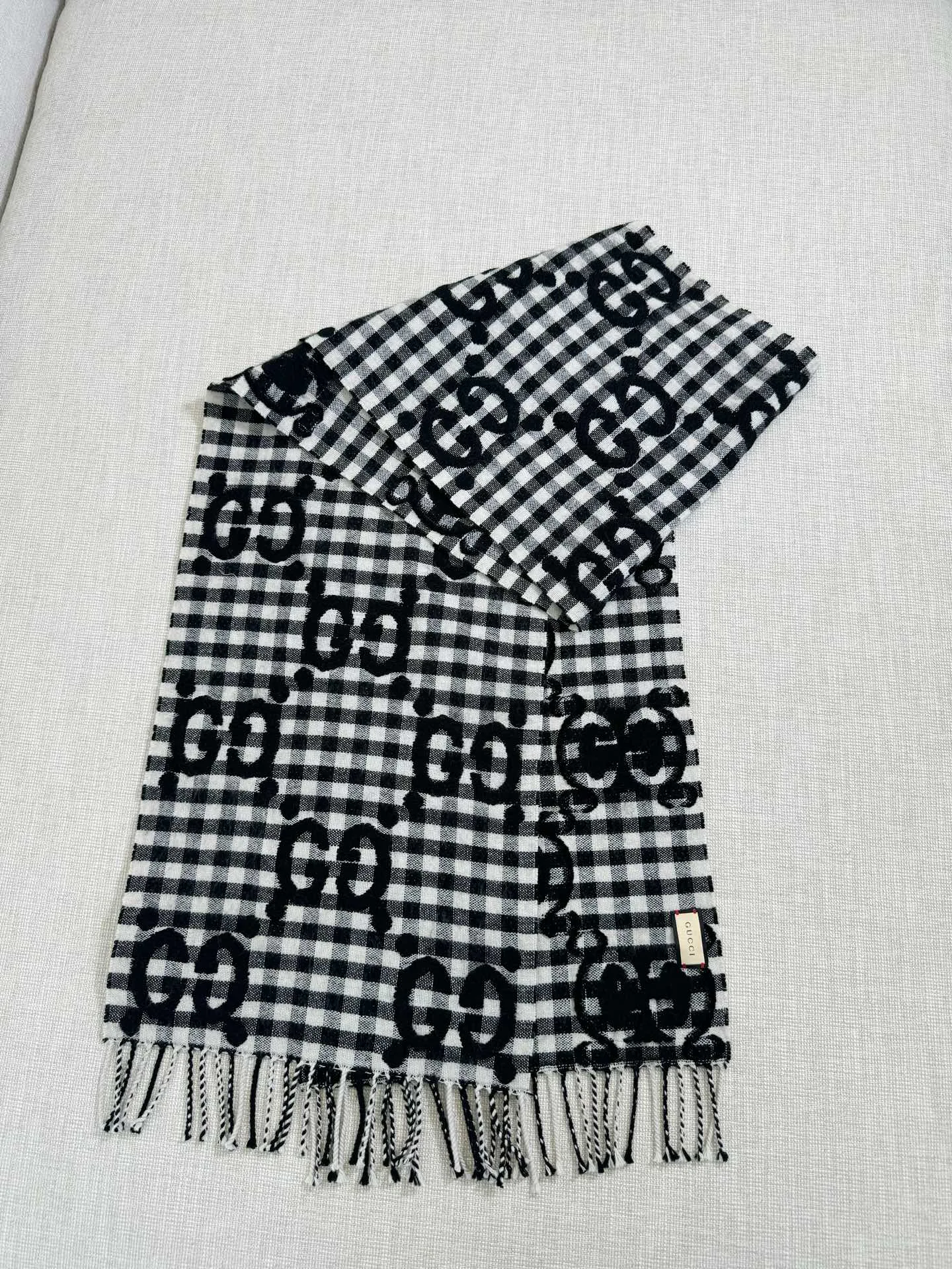 Шарфы Gucci 2216