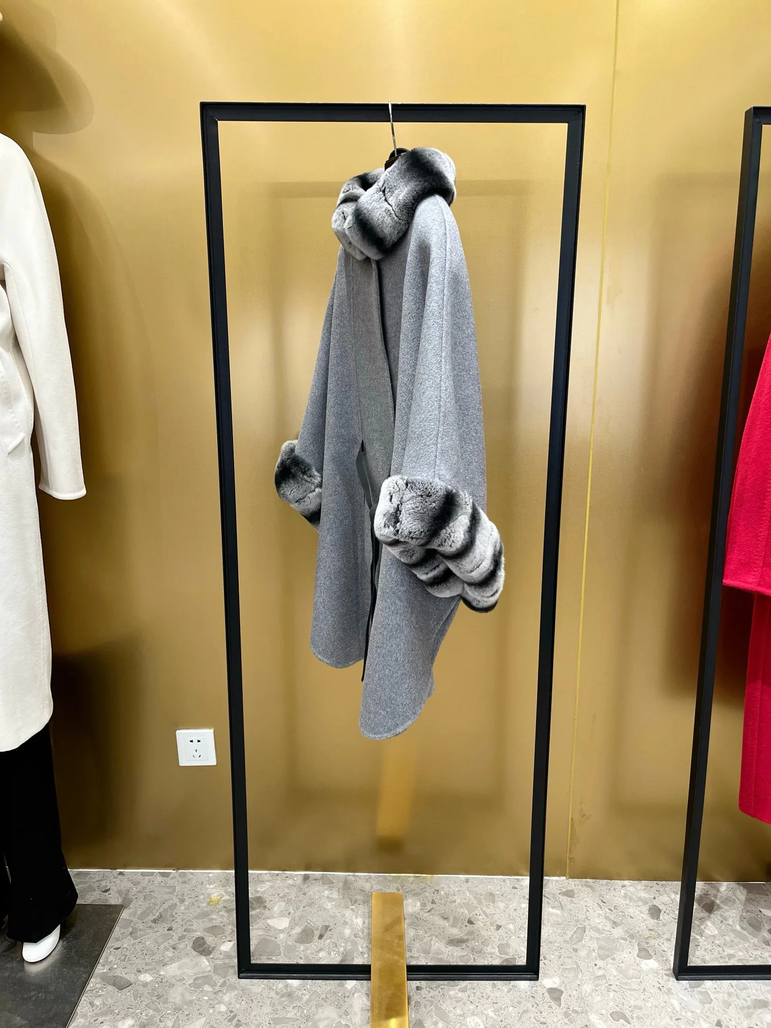 Пальто Женские Loro Piana 17998410
