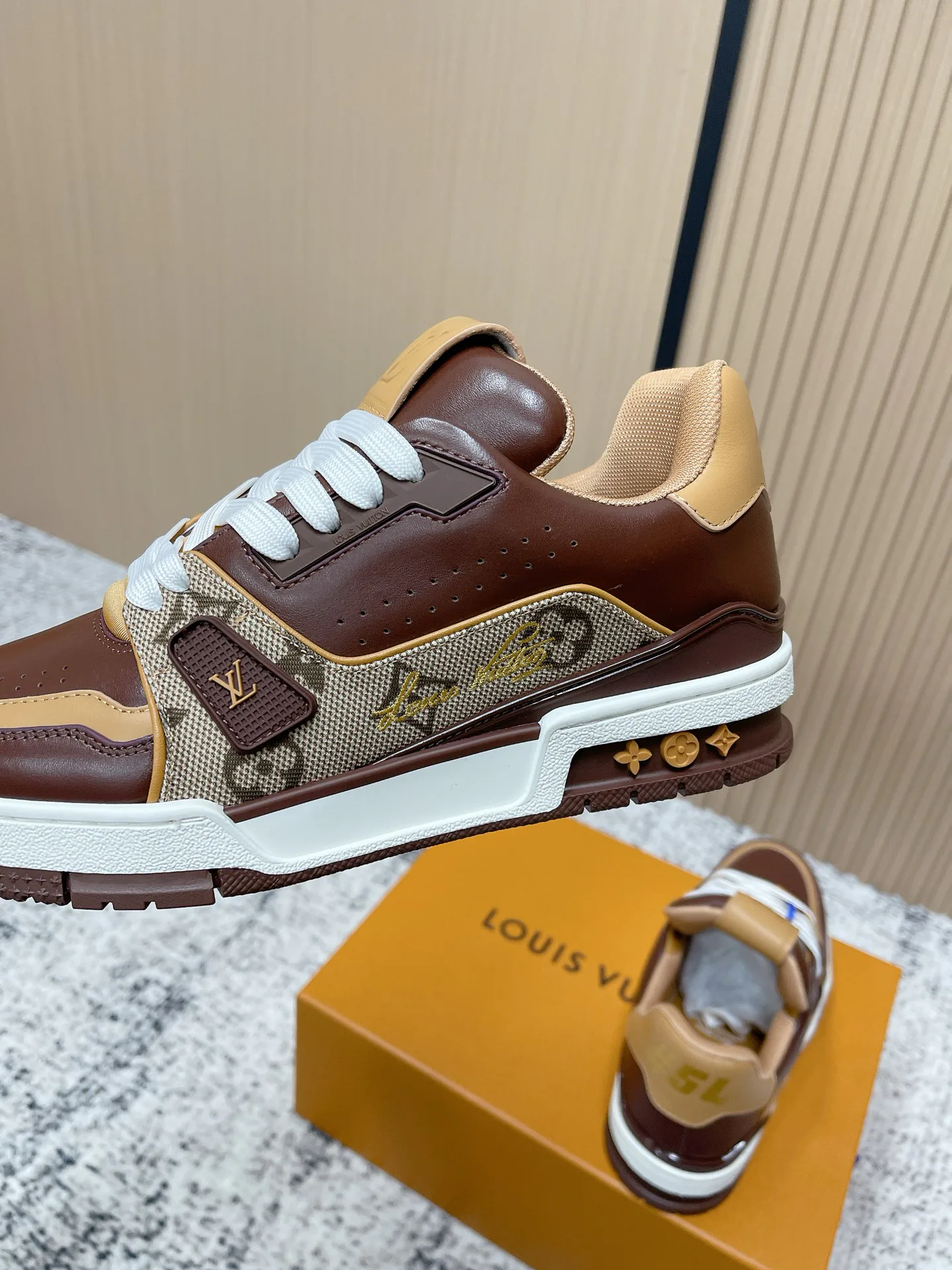 Кроссовки Женские Louis Vuitton 1652914