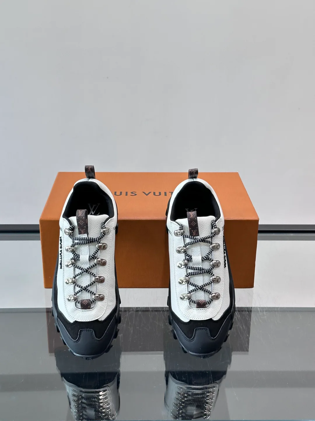 Кроссовки Женские Louis Vuitton 13580311