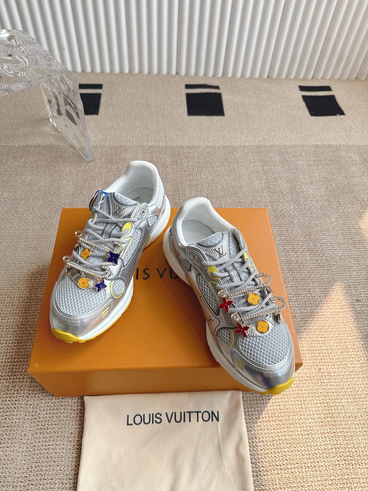 Кроссовки Женские Louis Vuitton 13351302