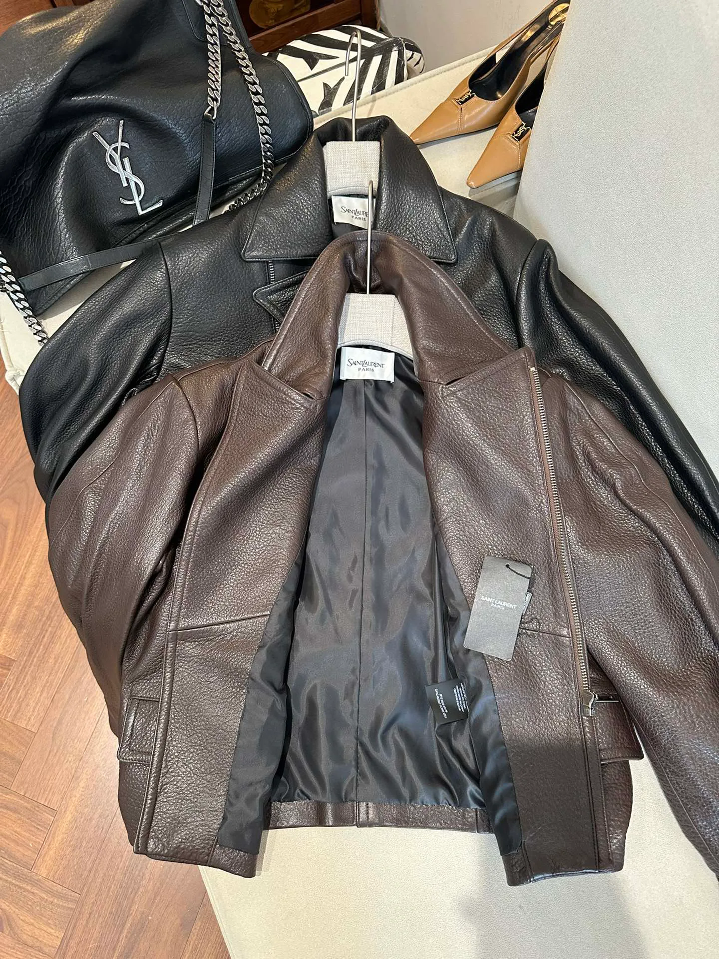 Кожаные Куртки И Дублёнки Женские Saint Laurent 11786239