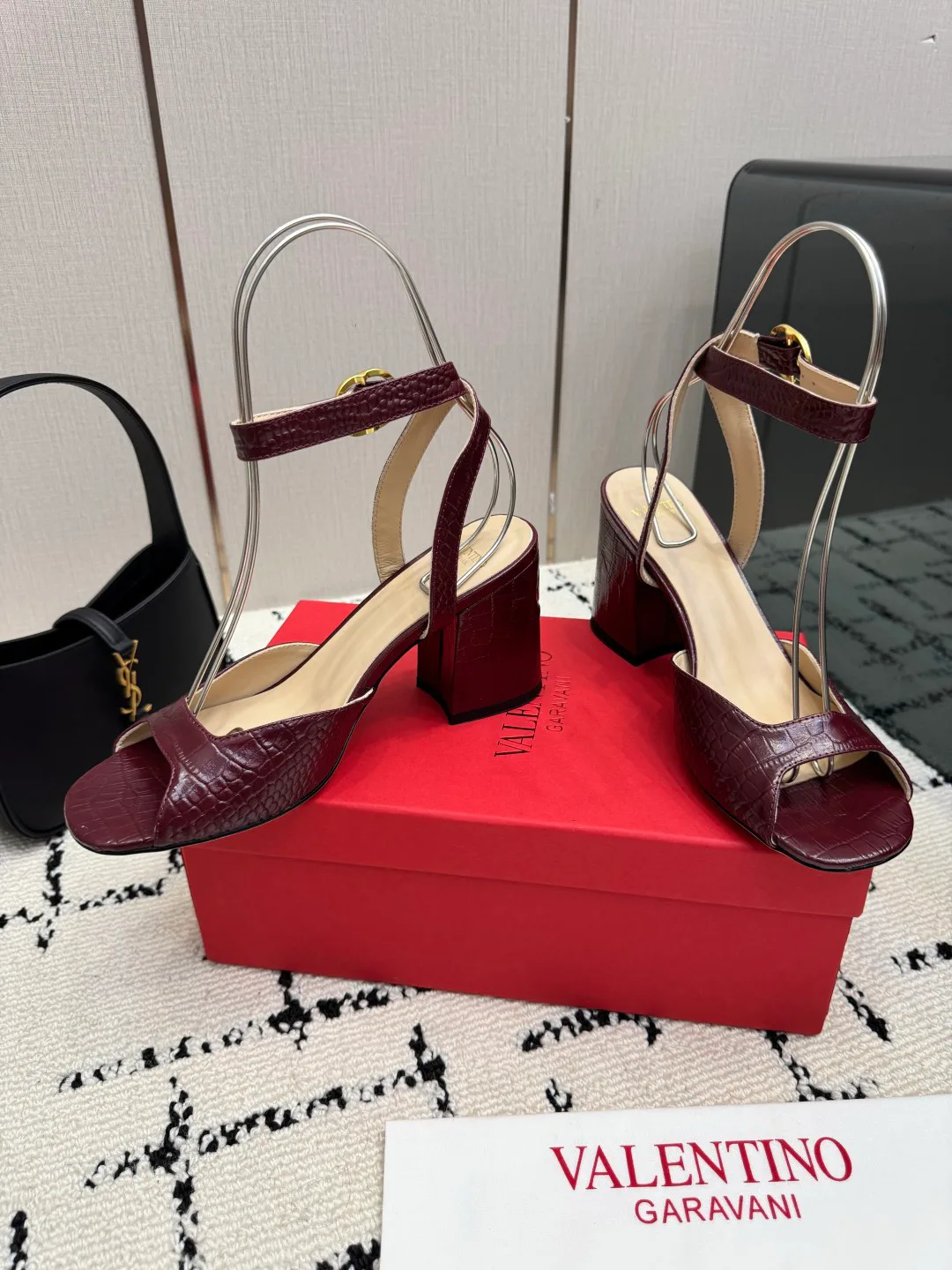 Босоножки Женские Valentino 18048996