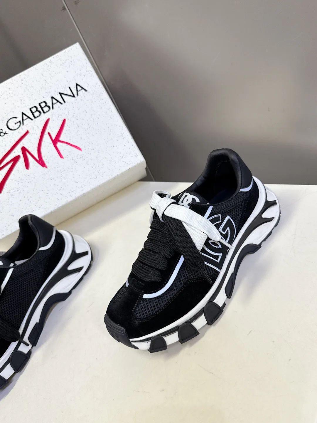 Кроссовки Женские Dolce & Gabbana 14436816