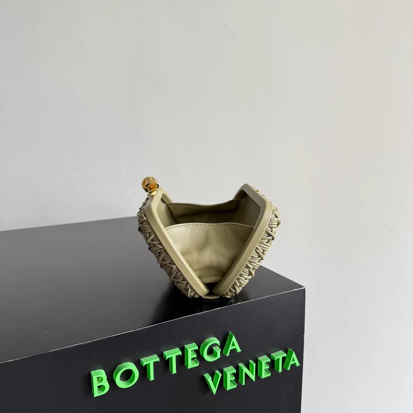 Клатчи Женские Bottega Veneta 18849365