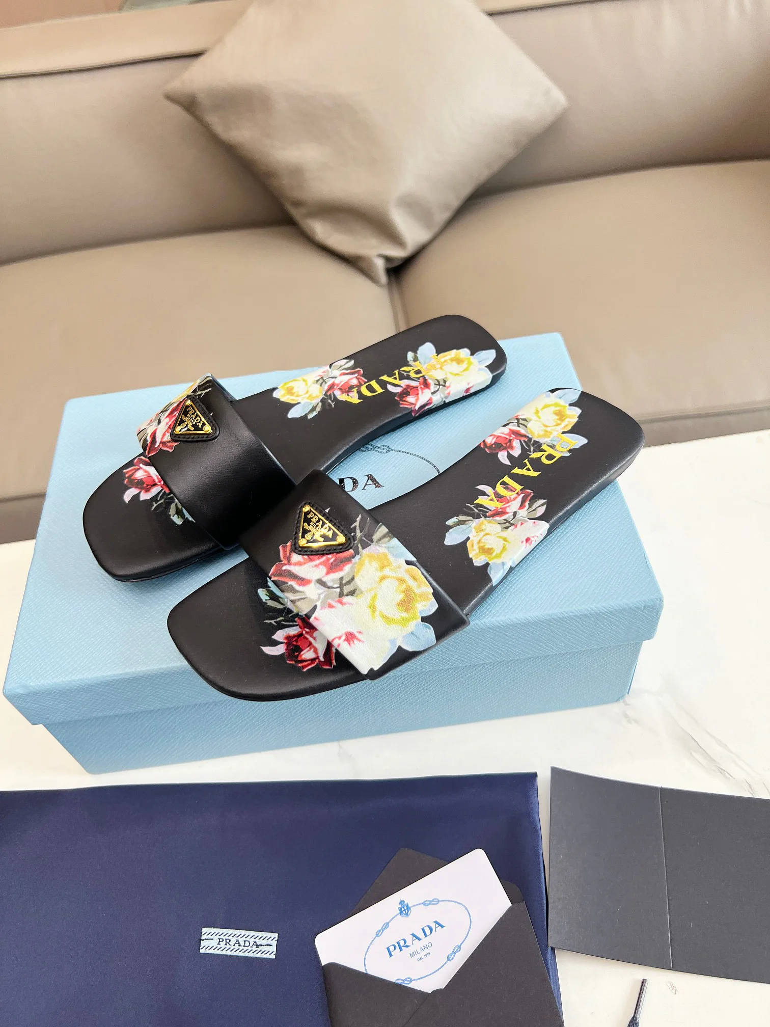 Босоножки Женские Prada 11386464