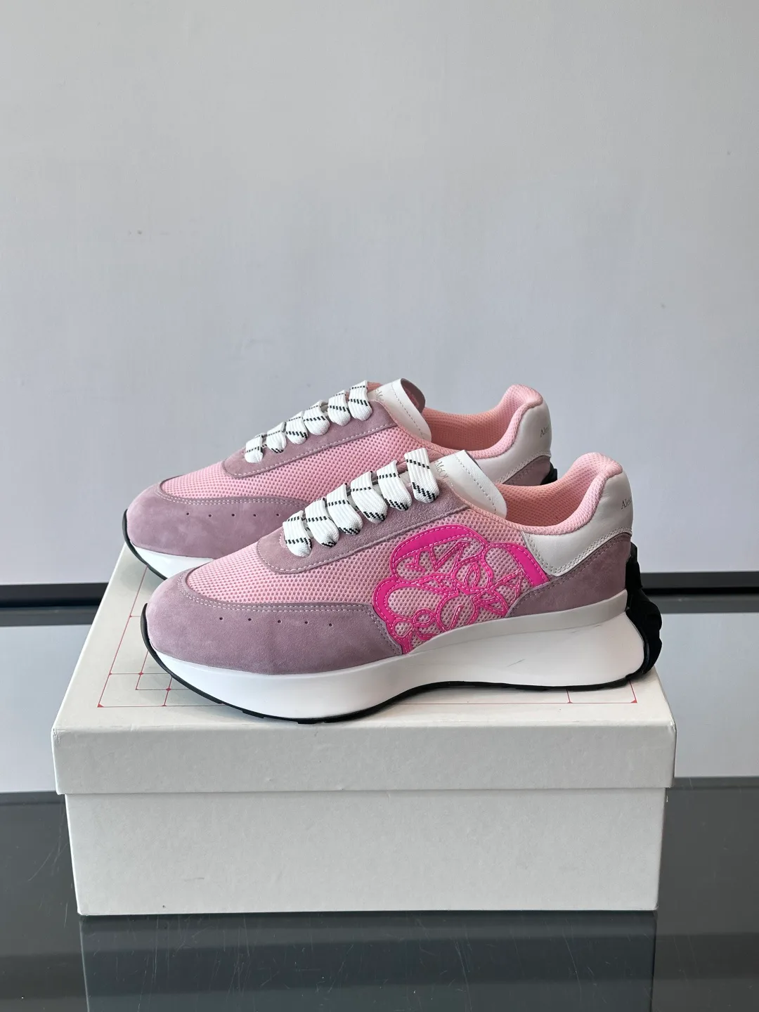 Кроссовки Женские Alexander Mcqueen 564589