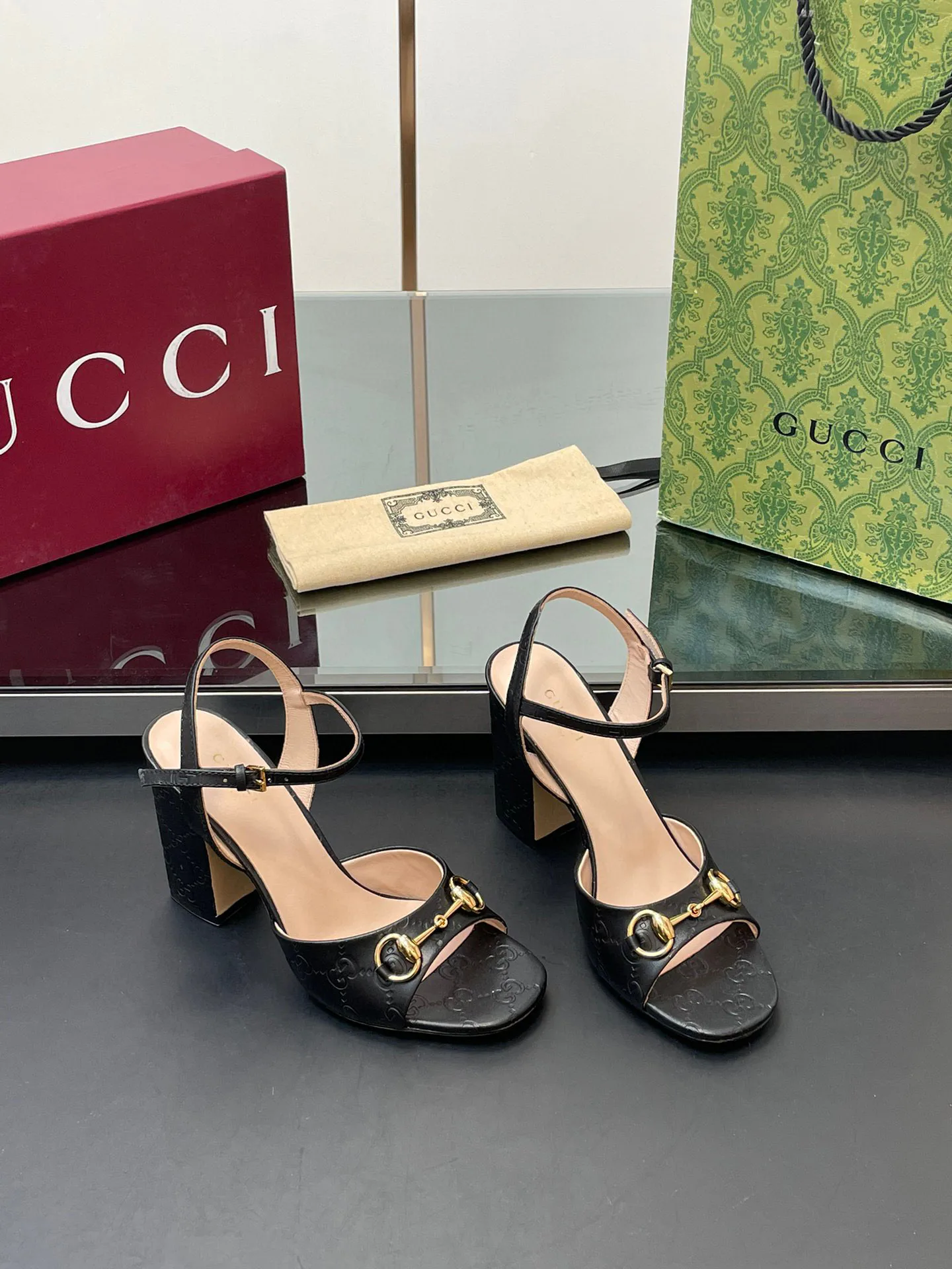 Босоножки Женские Gucci 17614710
