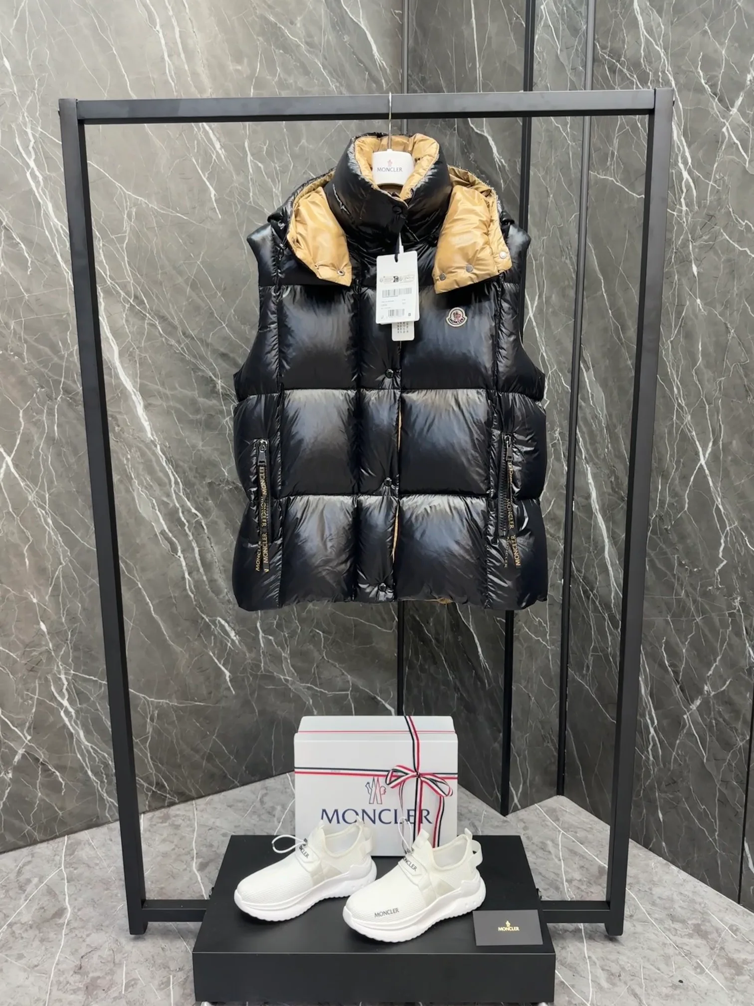 Жилеты Женские Moncler 19204231