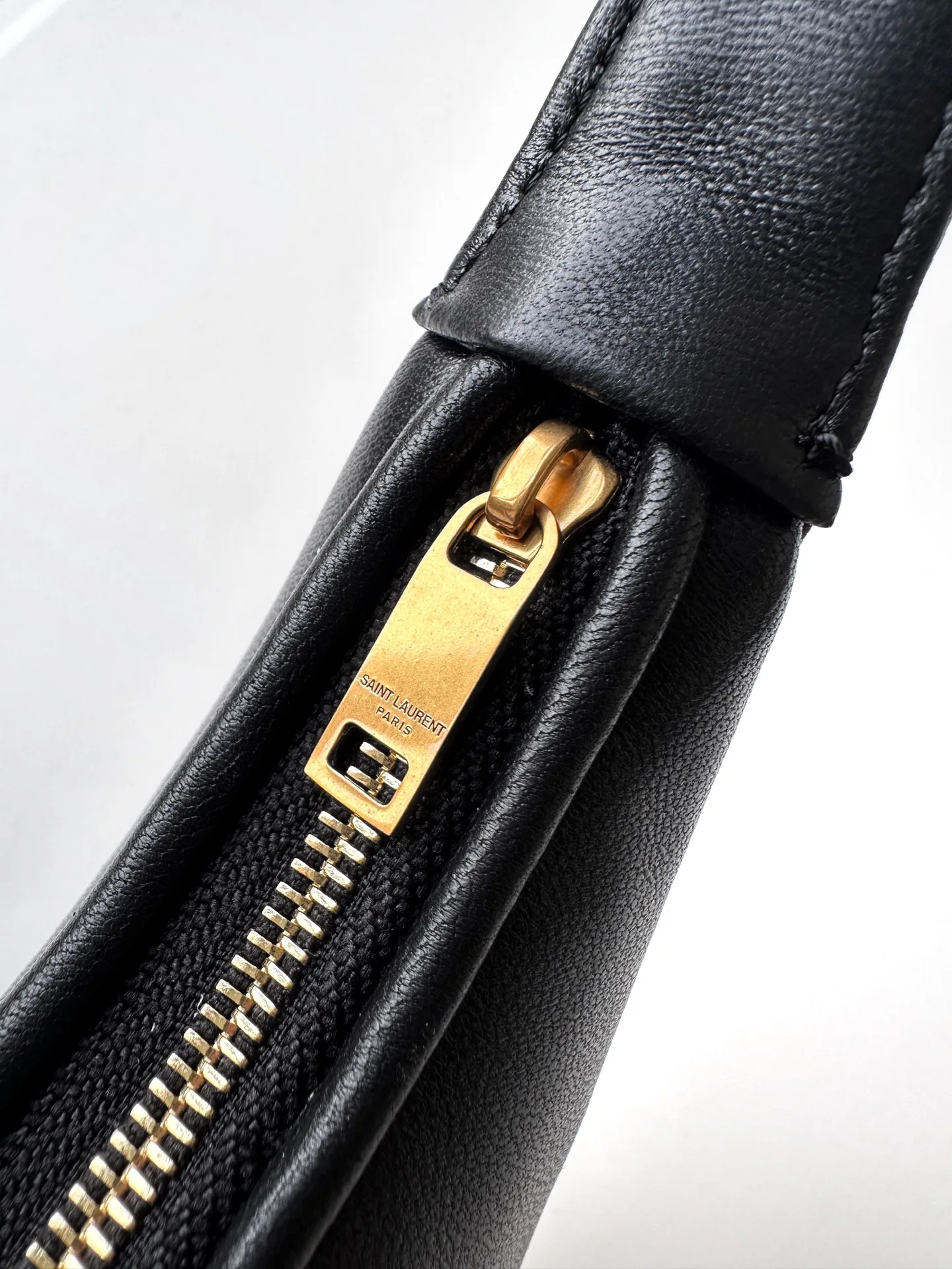 Сумки На Ремне Женские Saint Laurent 11309778