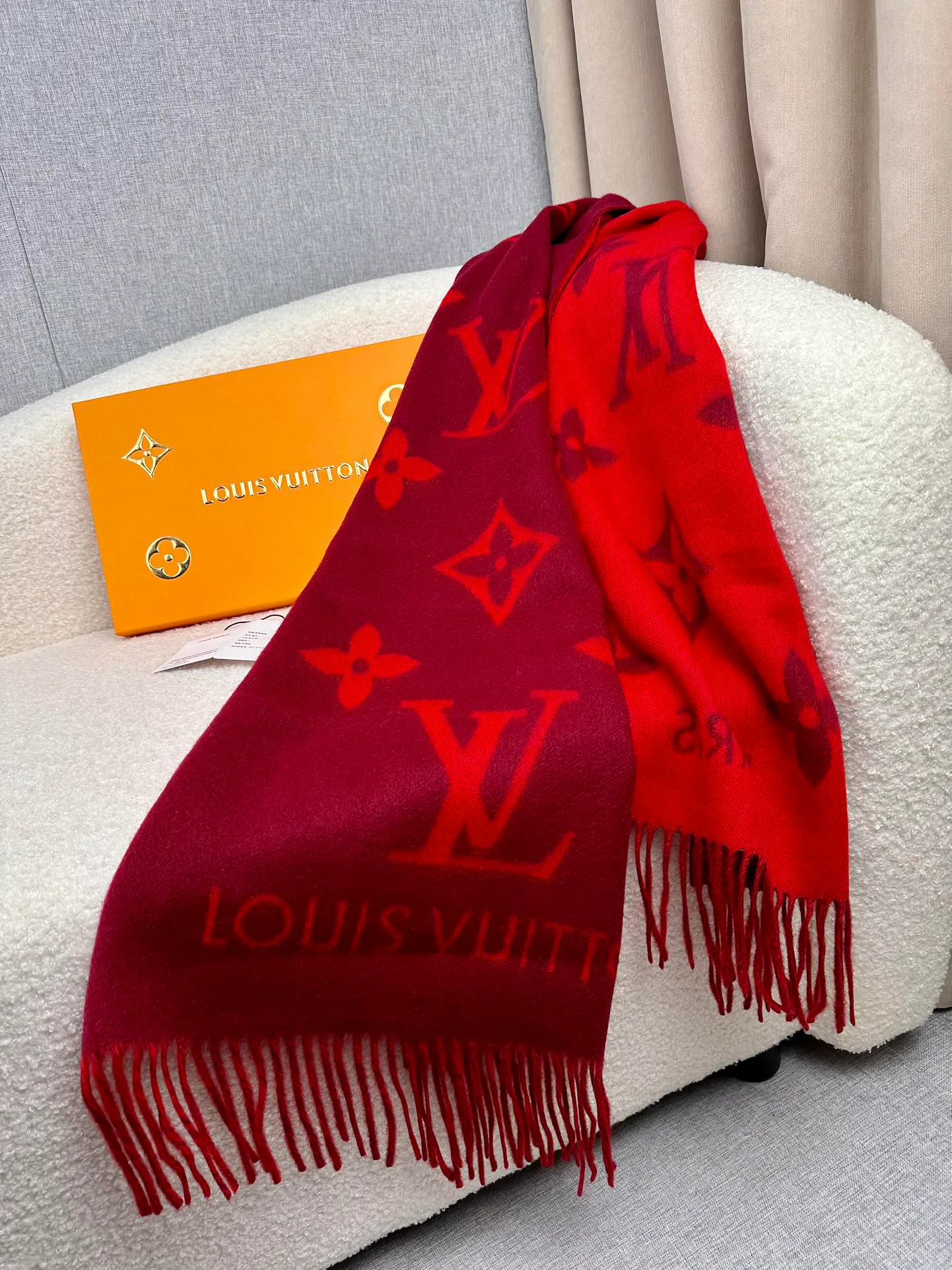 Шарфы Louis Vuitton 1973576