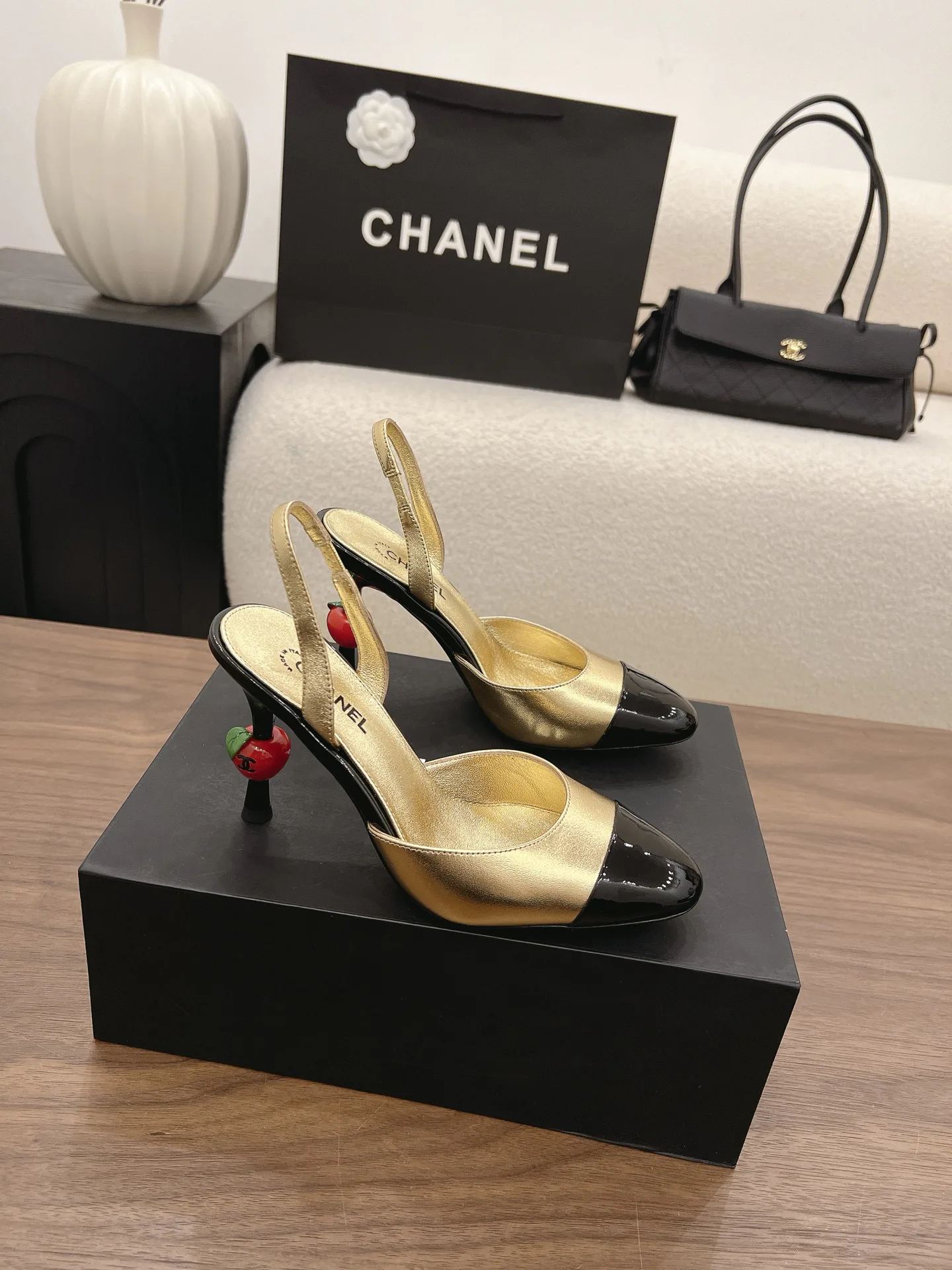Туфли Женские Chanel 19080166