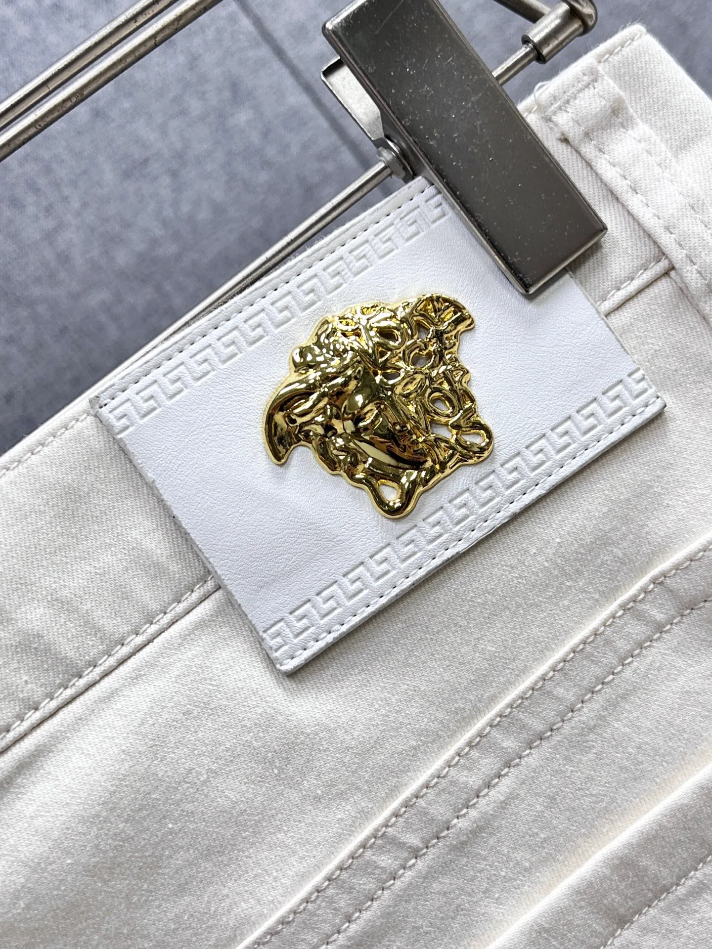Джинсы Мужские Versace 18097859
