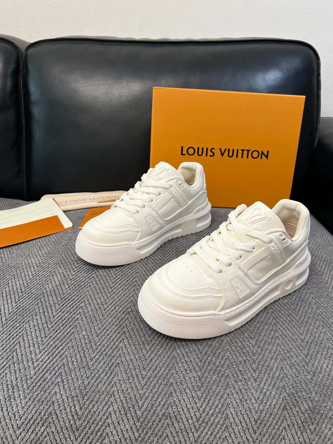 Кроссовки Мужские Louis Vuitton 18824477