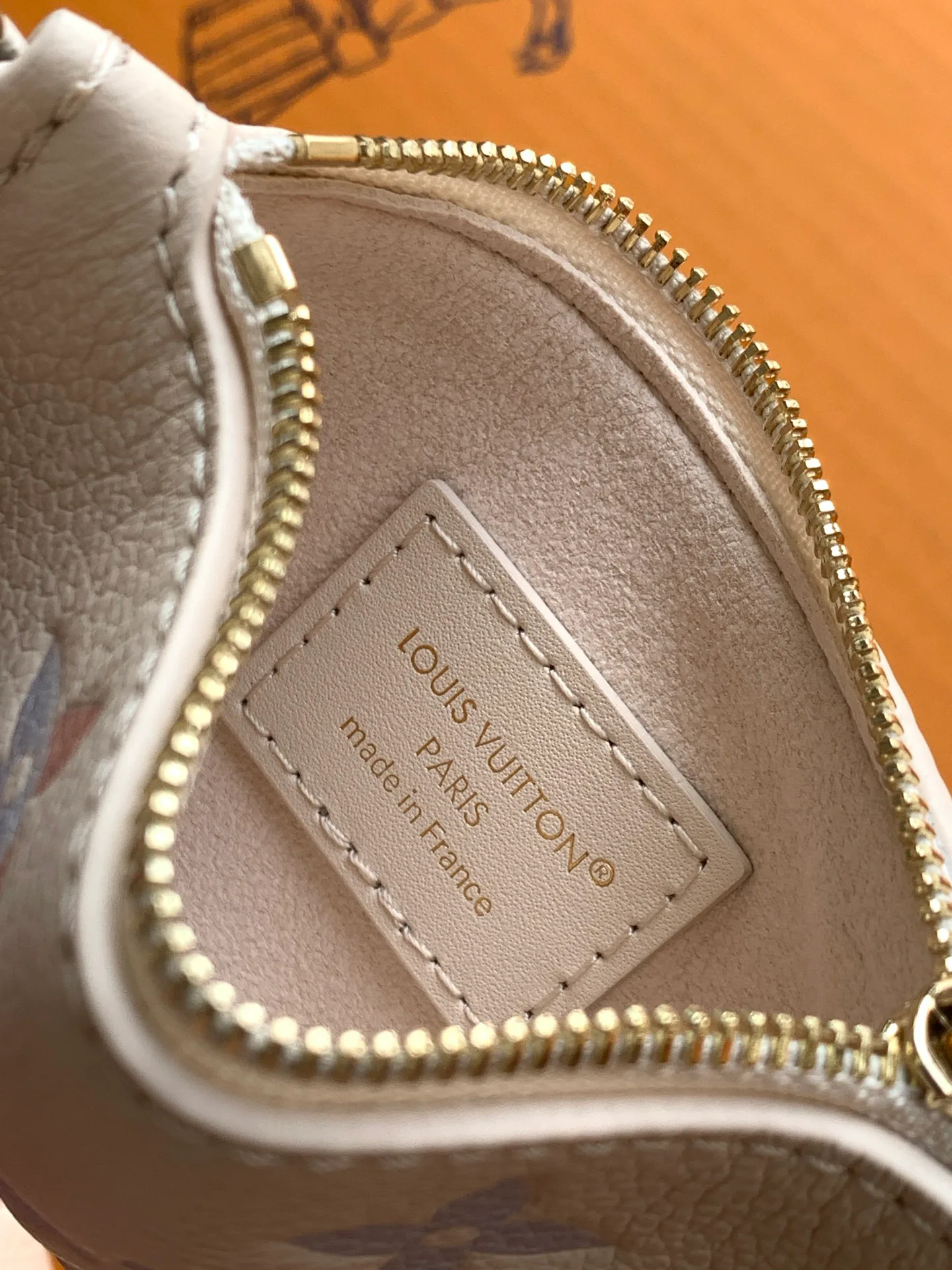 Классические Сумки Женские Louis Vuitton 18156570