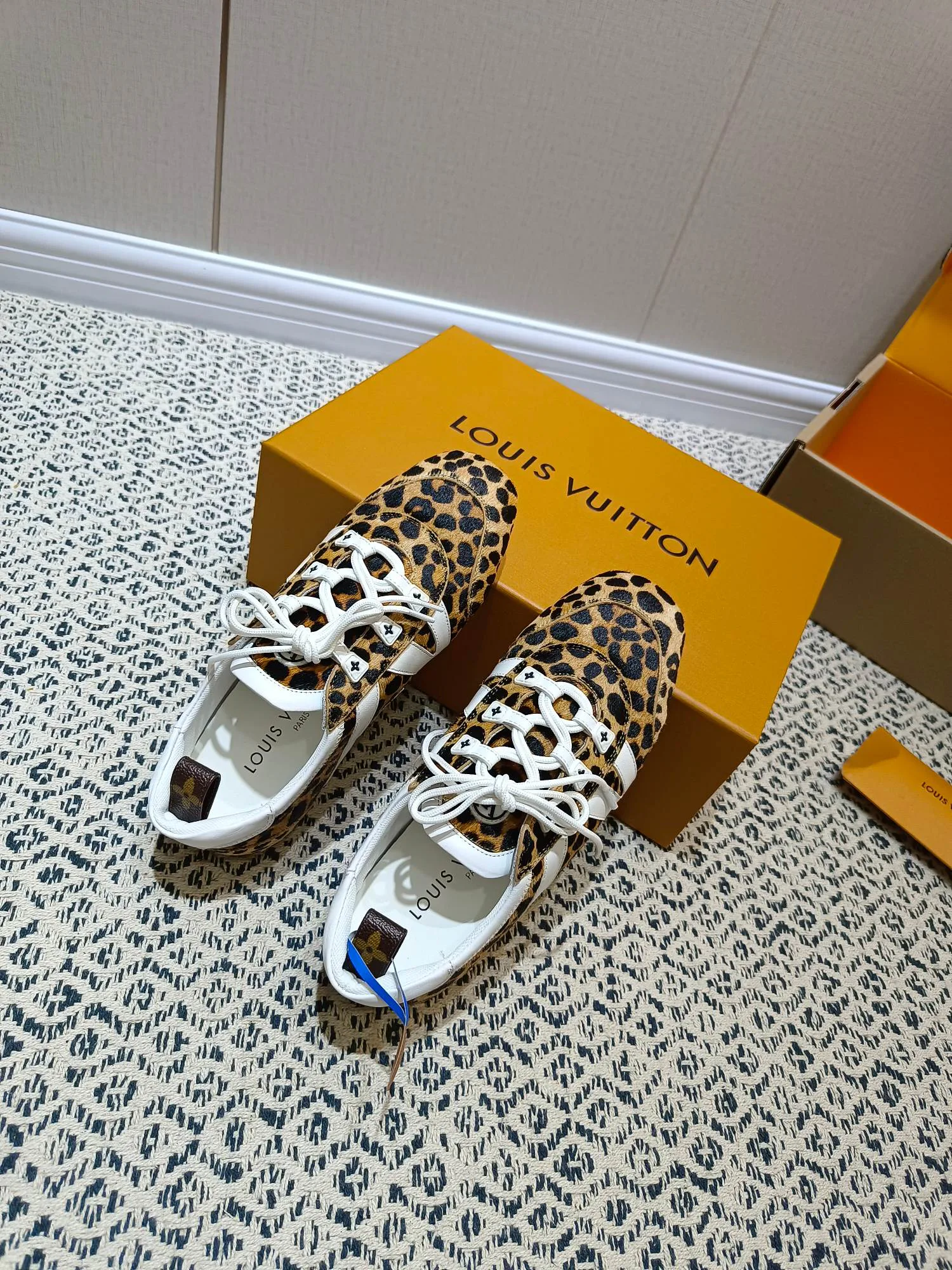 Кроссовки Женские Louis Vuitton 188345