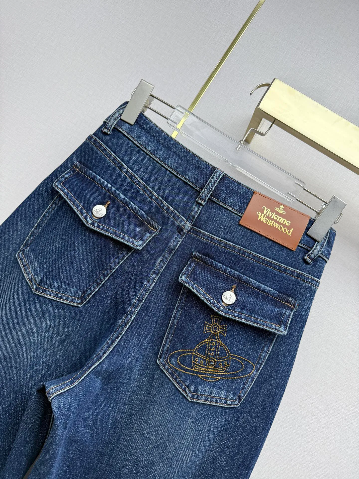 Джинсы Женские Vivienne Westwood 18113967