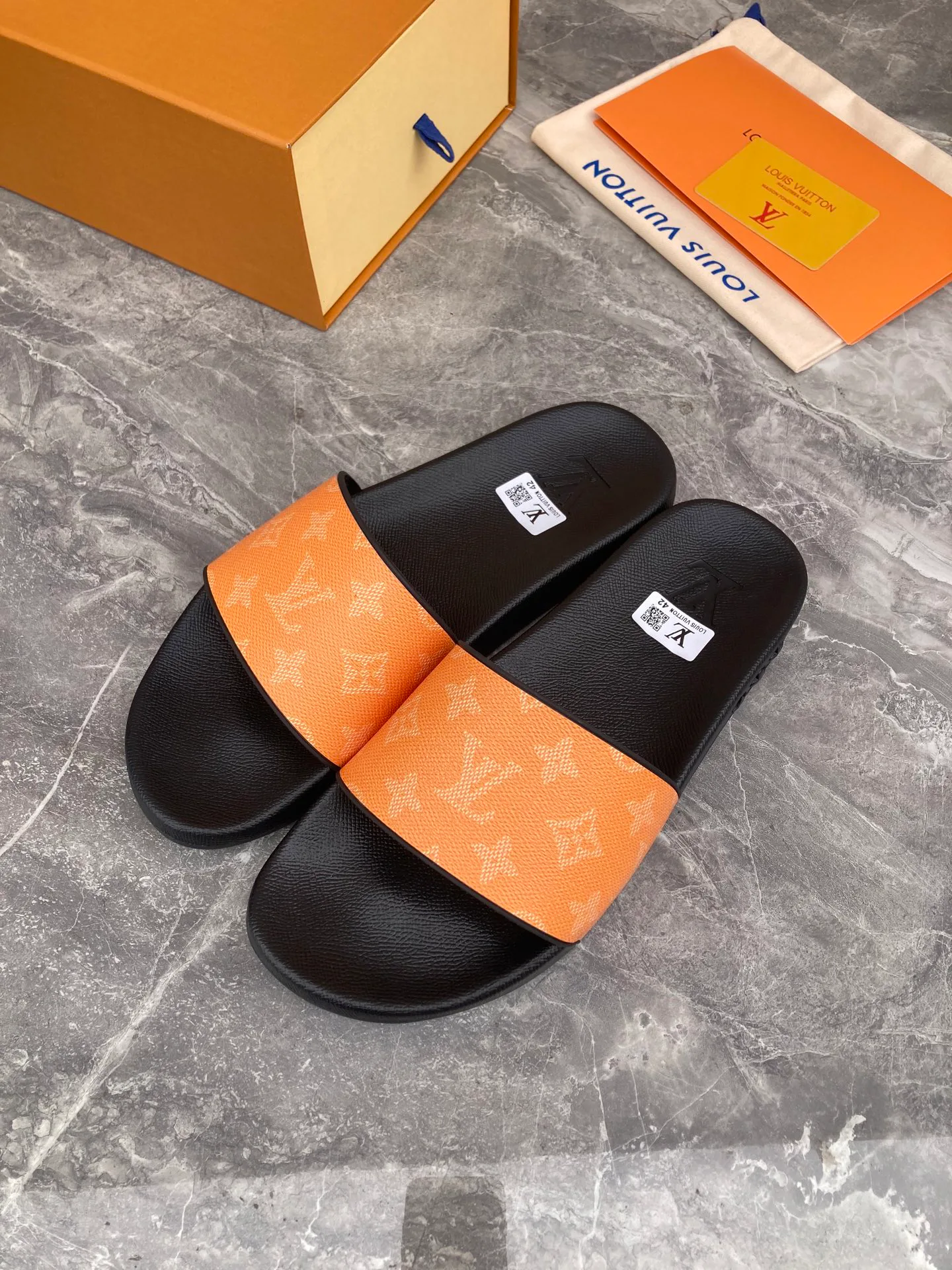 Шлепанцы Женские Louis Vuitton 5879840