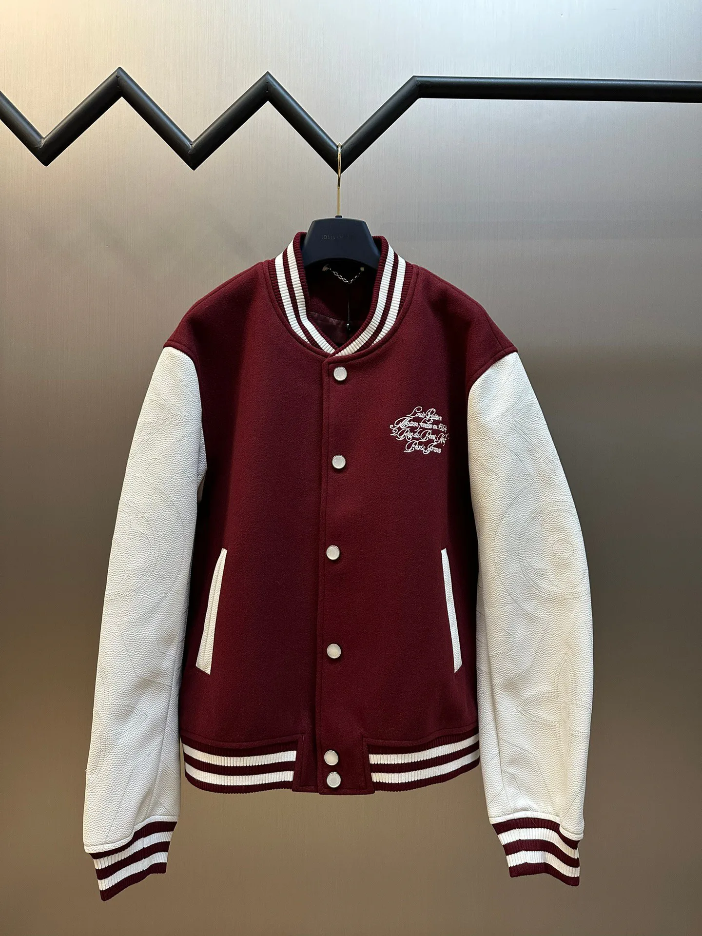 Куртки И Пуховики Женские Louis Vuitton 212667