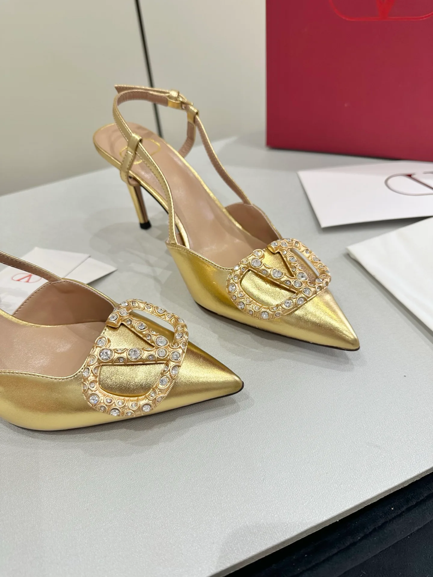 Босоножки Женские Valentino 11608825