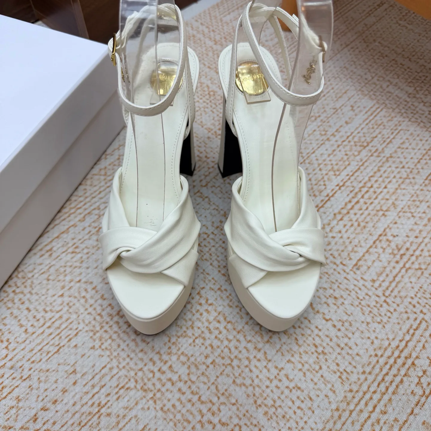 Босоножки Женские Saint Laurent 18104669