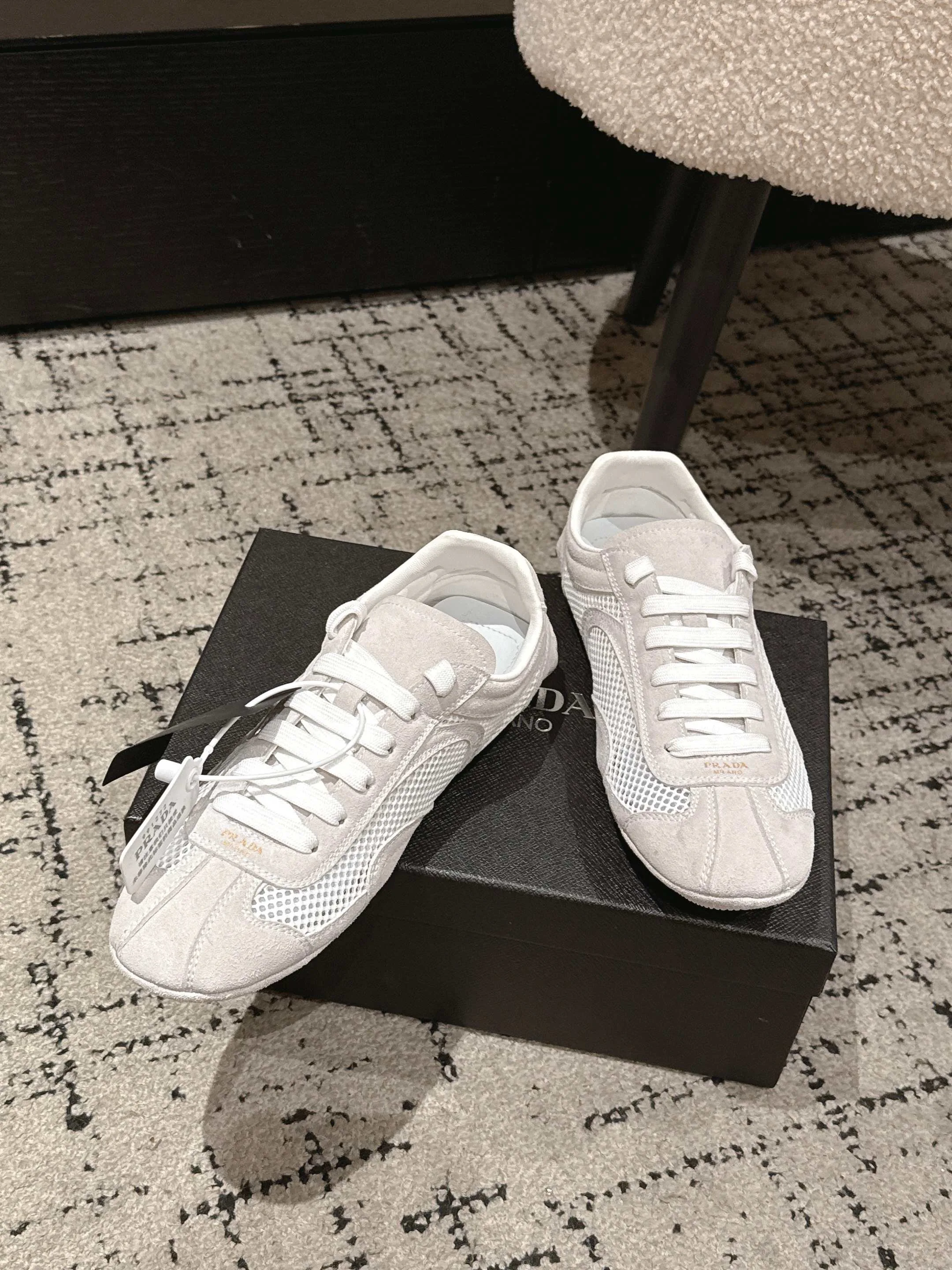 Кроссовки Женские Prada 11185324