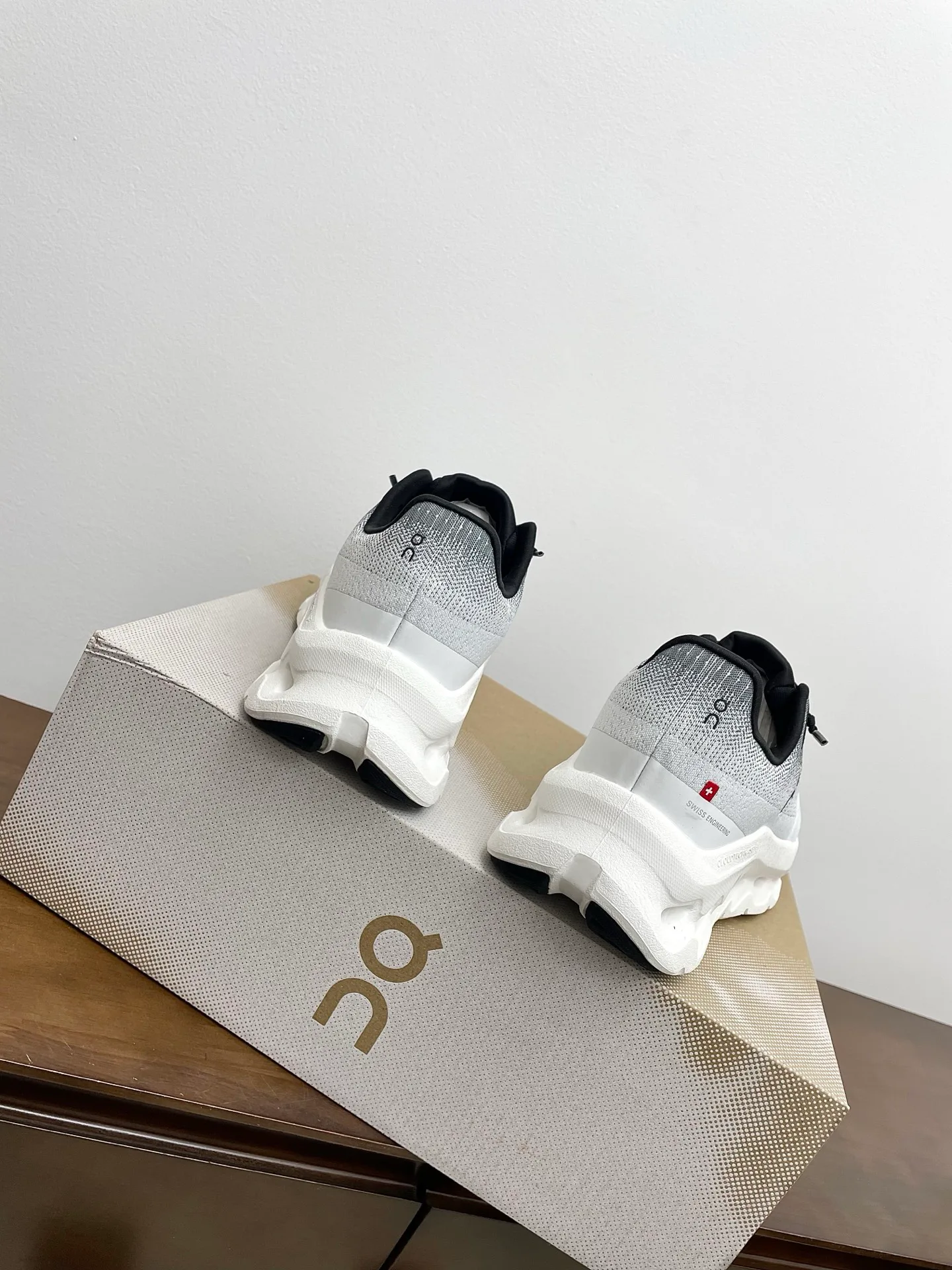 Кроссовки Женские Loewe 3675798