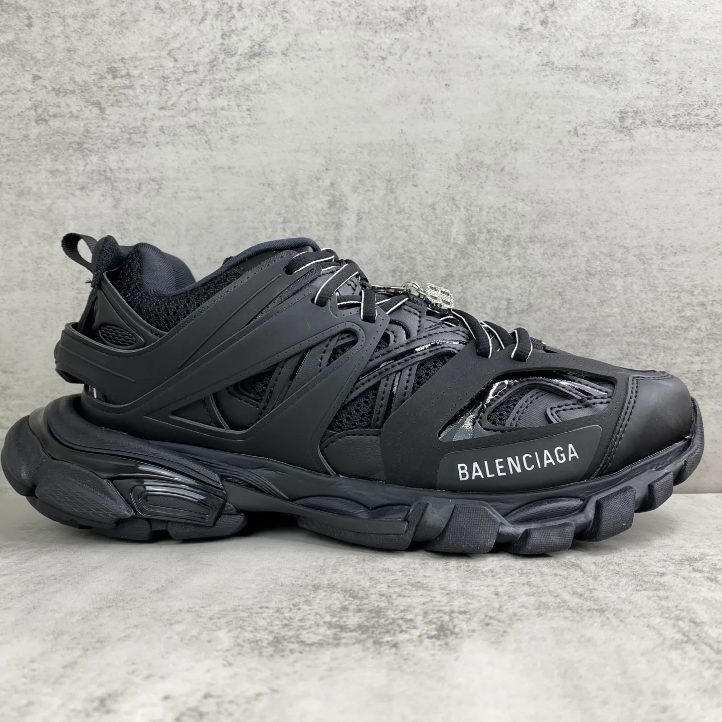 Кроссовки Женские Balenciaga 18743878
