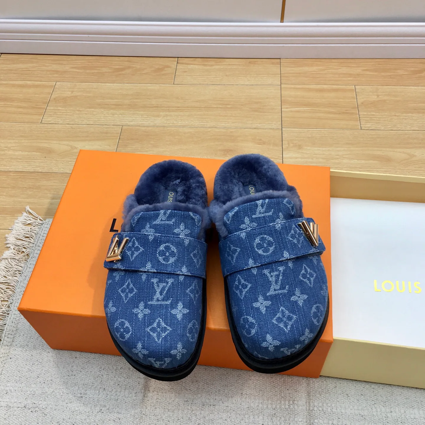 Тапочки Женские Louis Vuitton 3443666