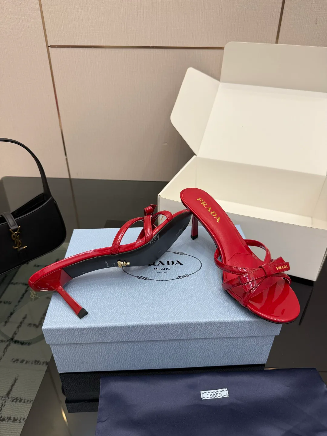 Босоножки Женские Prada 16960884