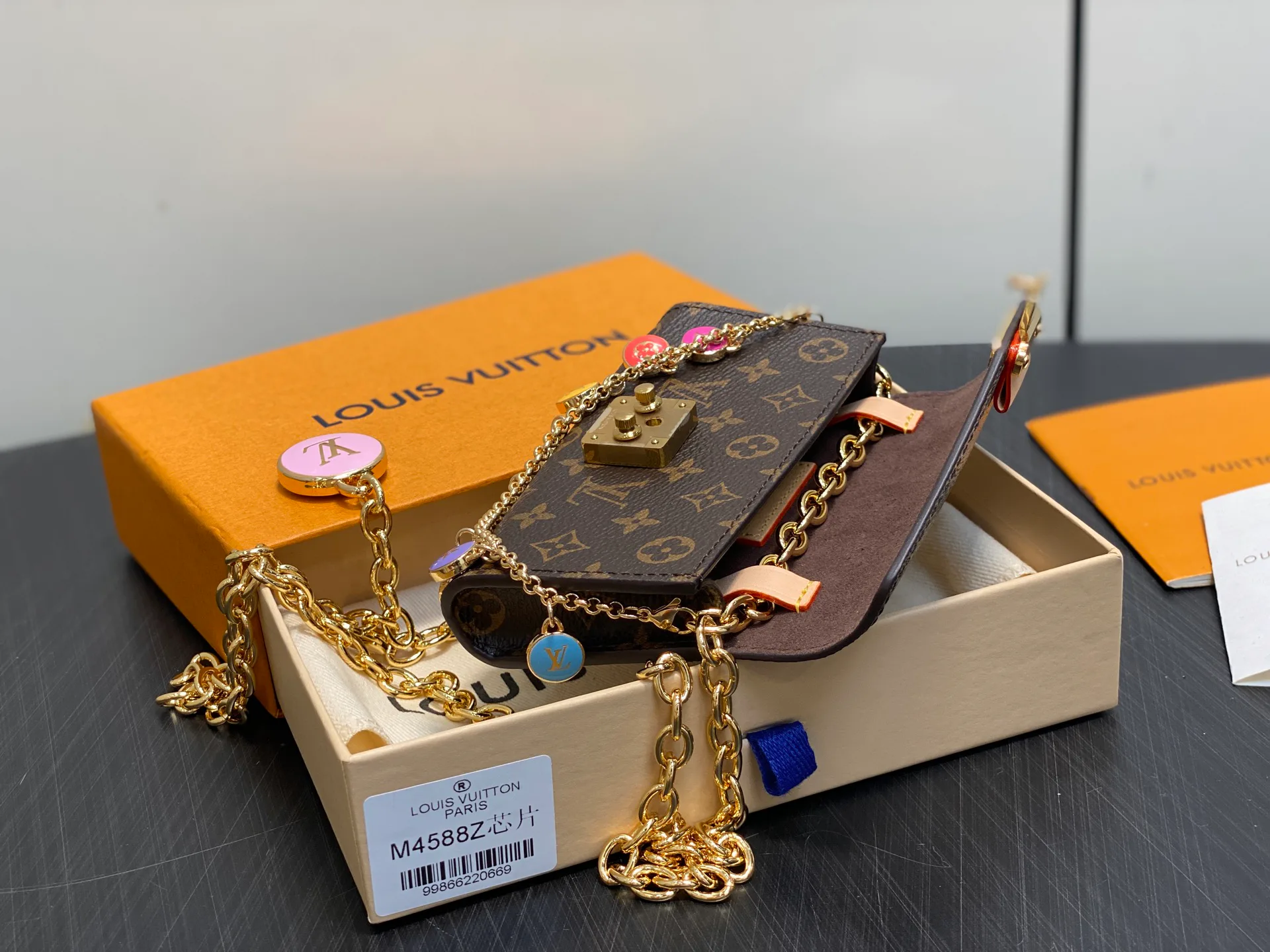 Поясные Сумки Женские Louis Vuitton 14776077