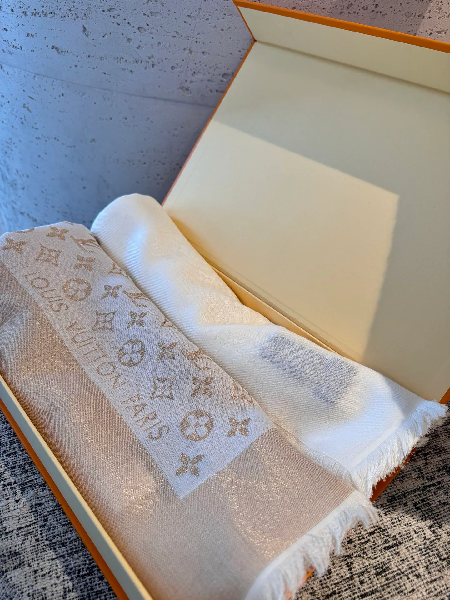Шарфы Louis Vuitton 17716547