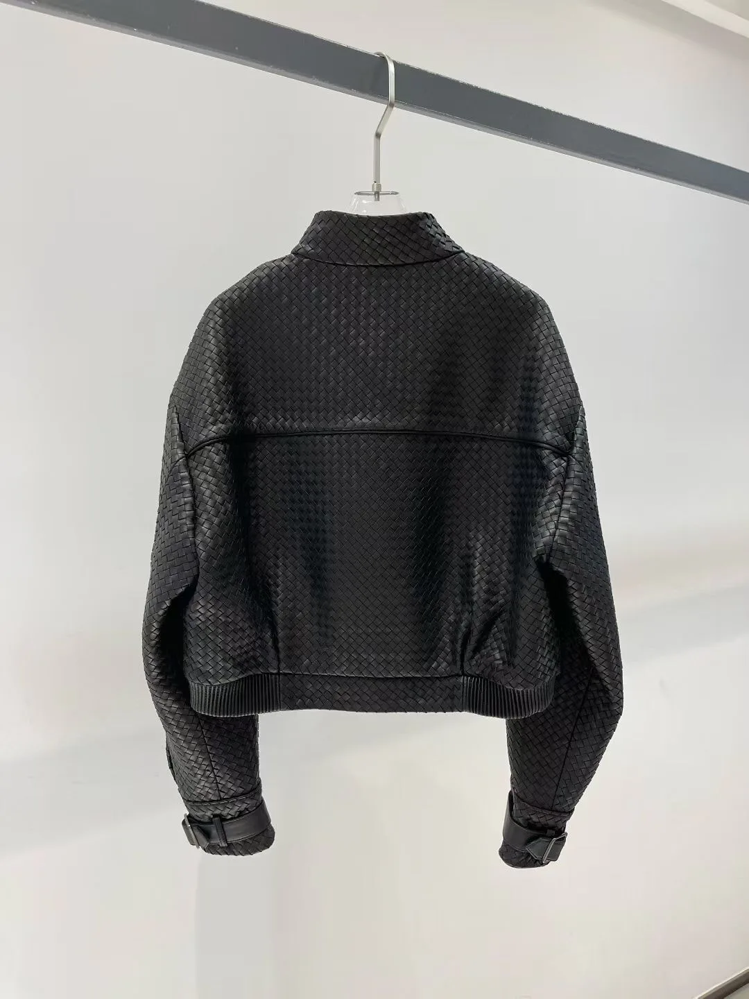 Кожаные Куртки И Дублёнки Женские Bottega Veneta 11700524